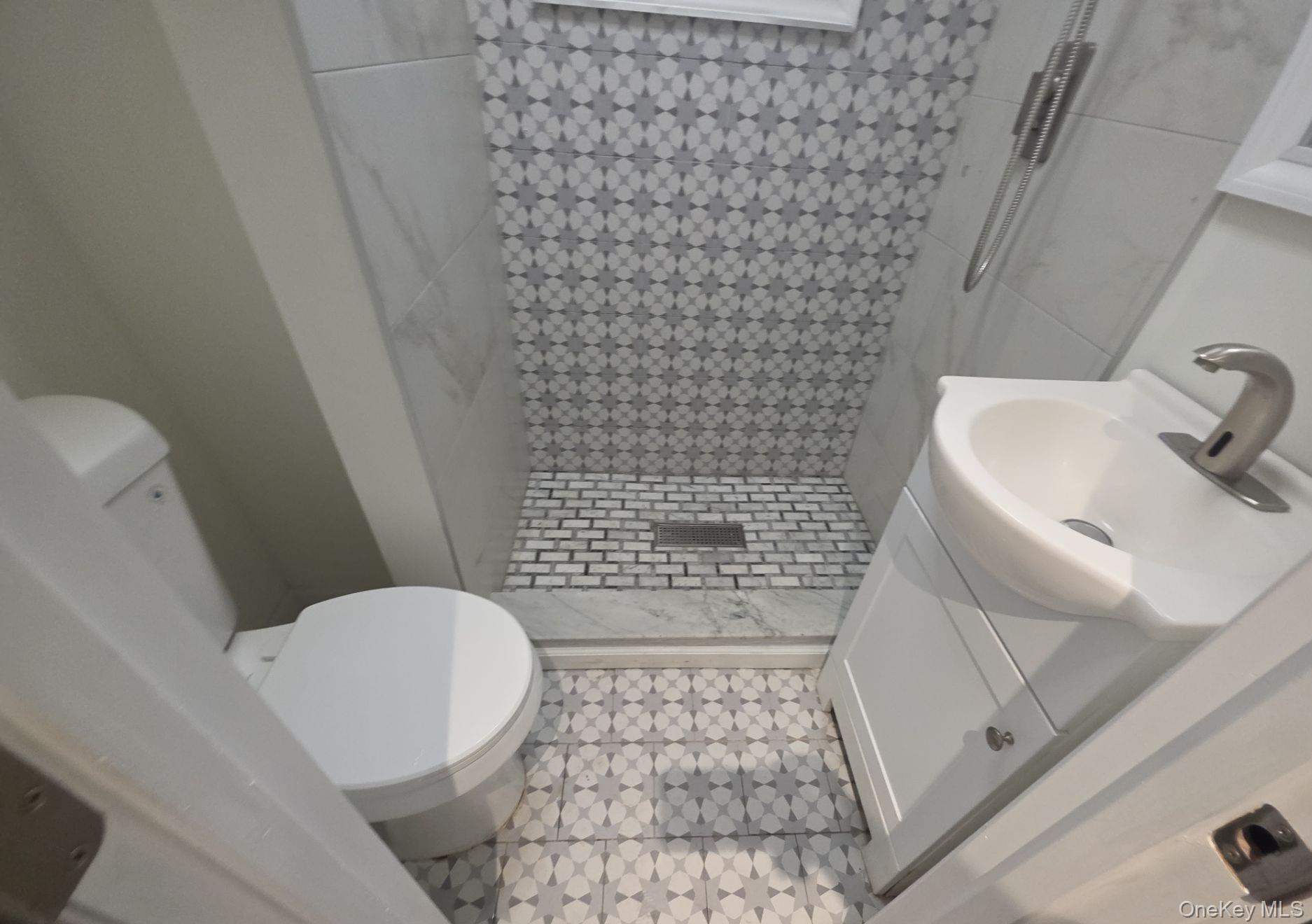 201 Brookside Avenue, Roosevelt, NY 11575