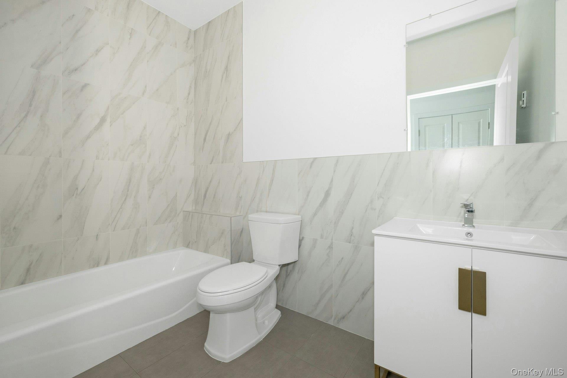 962 S Route 9W # 103, Congers, NY 10920