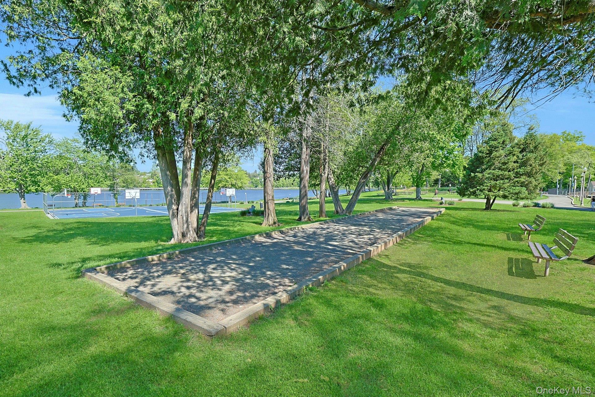 962 S Route 9W # 103, Congers, NY 10920