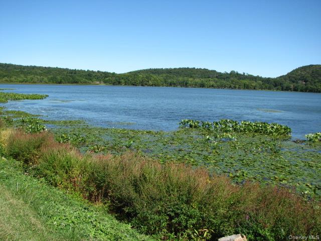 962 S Route 9W # 103, Congers, NY 10920