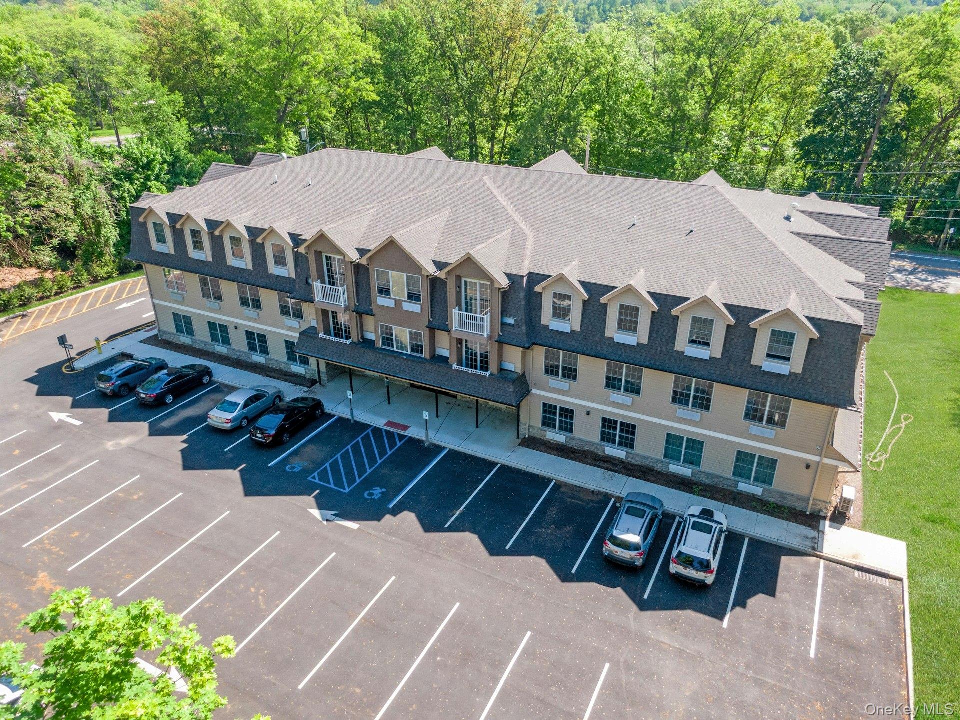 962 S Route 9W # 103, Congers, NY 10920