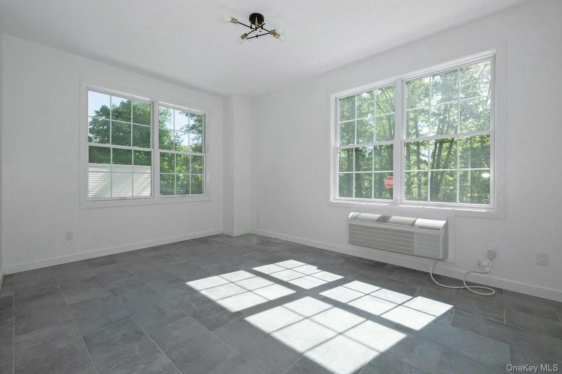 962 S Route 9W # 103, Congers, NY 10920