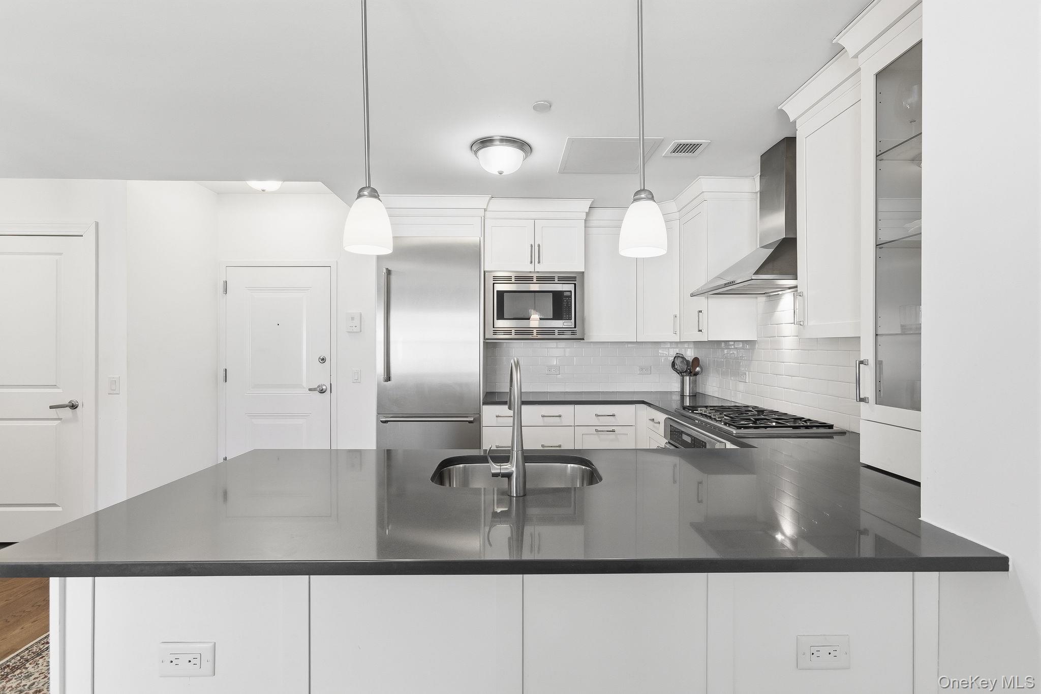 10 Byron Place # 804, Larchmont, NY 10538