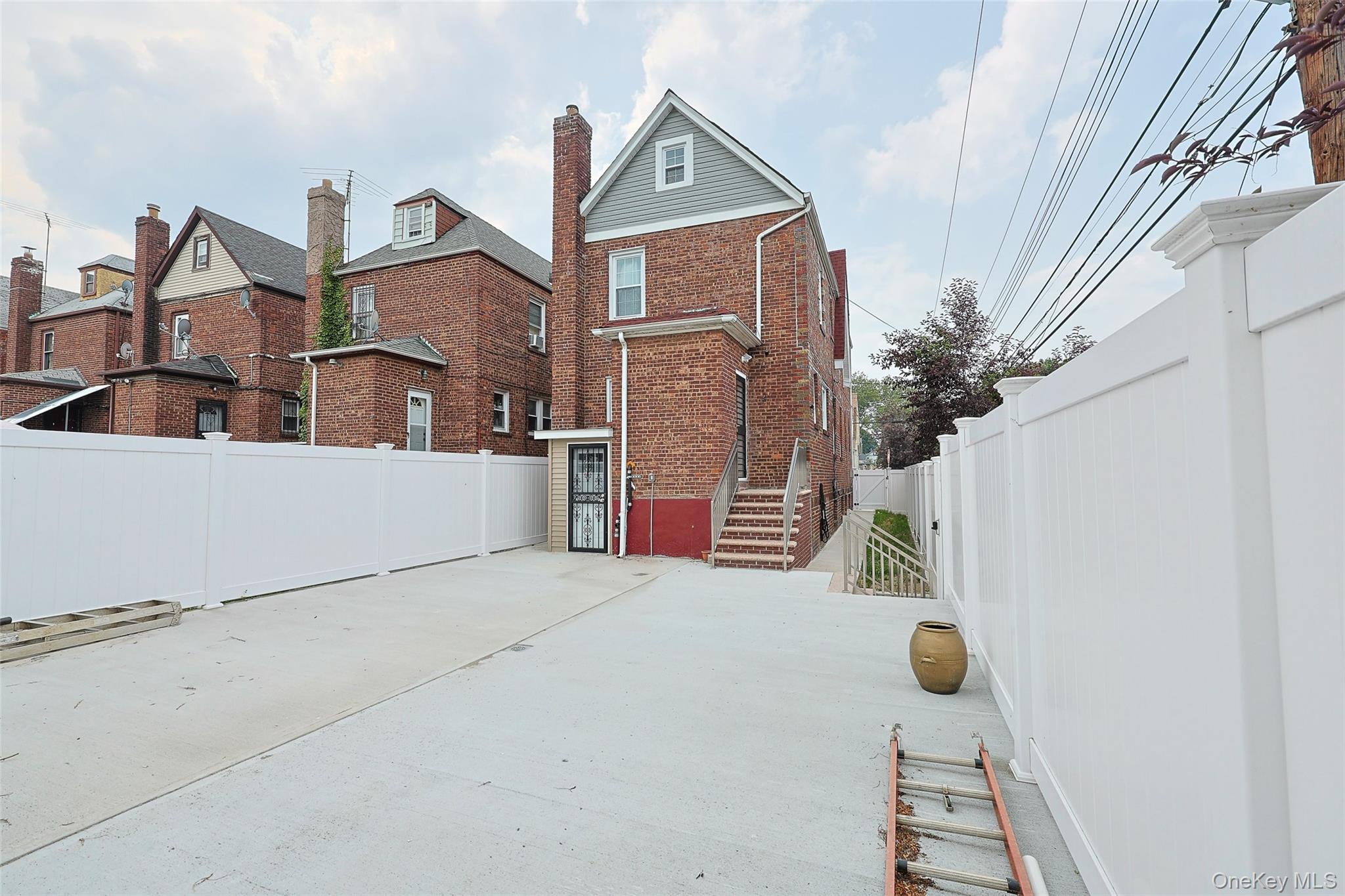 19168 115th Road, Saint Albans, NY 11412