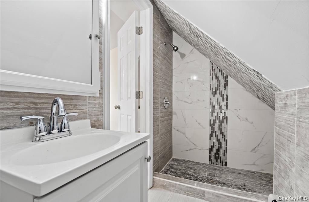 19168 115th Road, Saint Albans, NY 11412