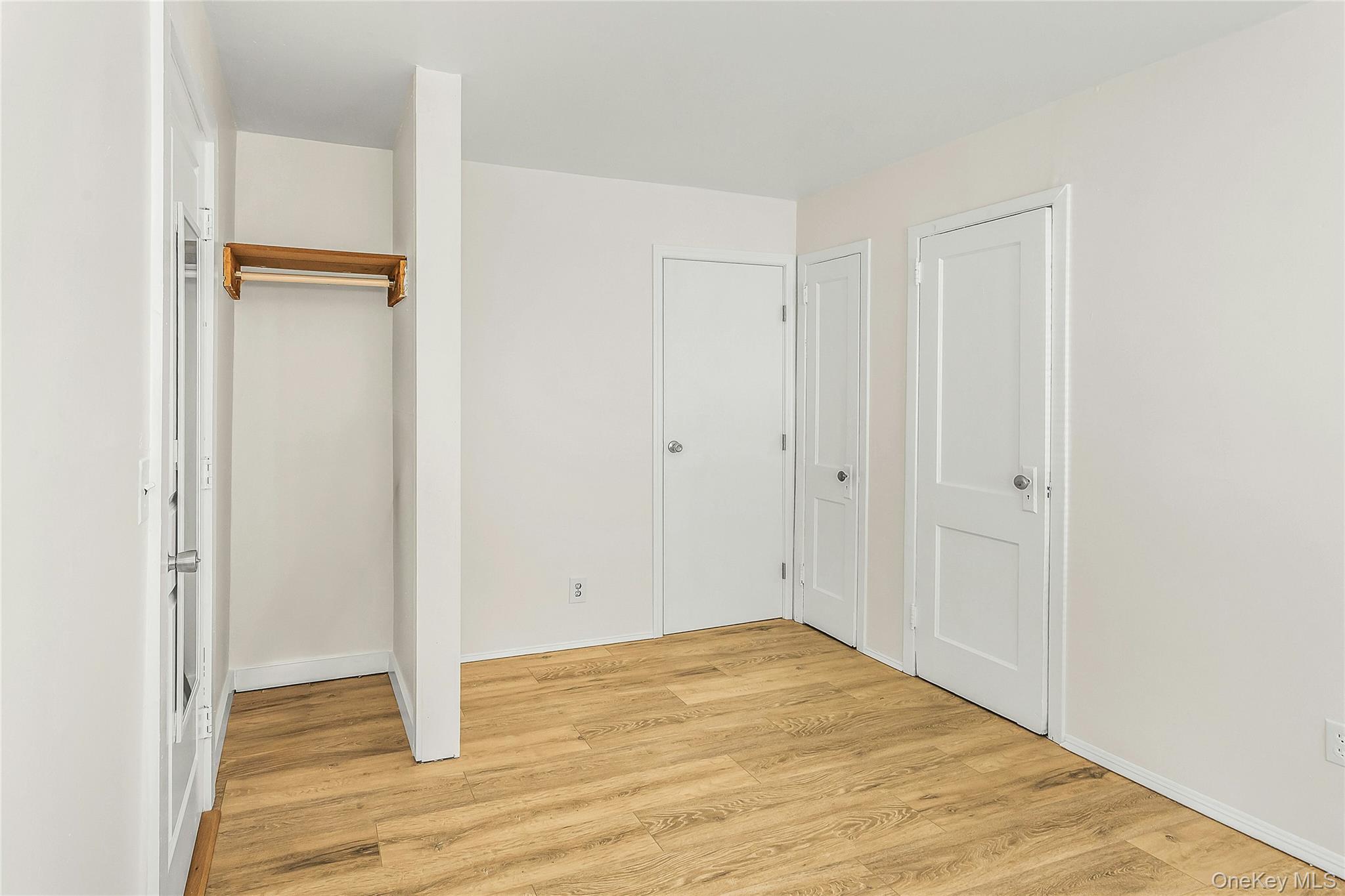 87 KELLUM, West Babylon, NY 11704