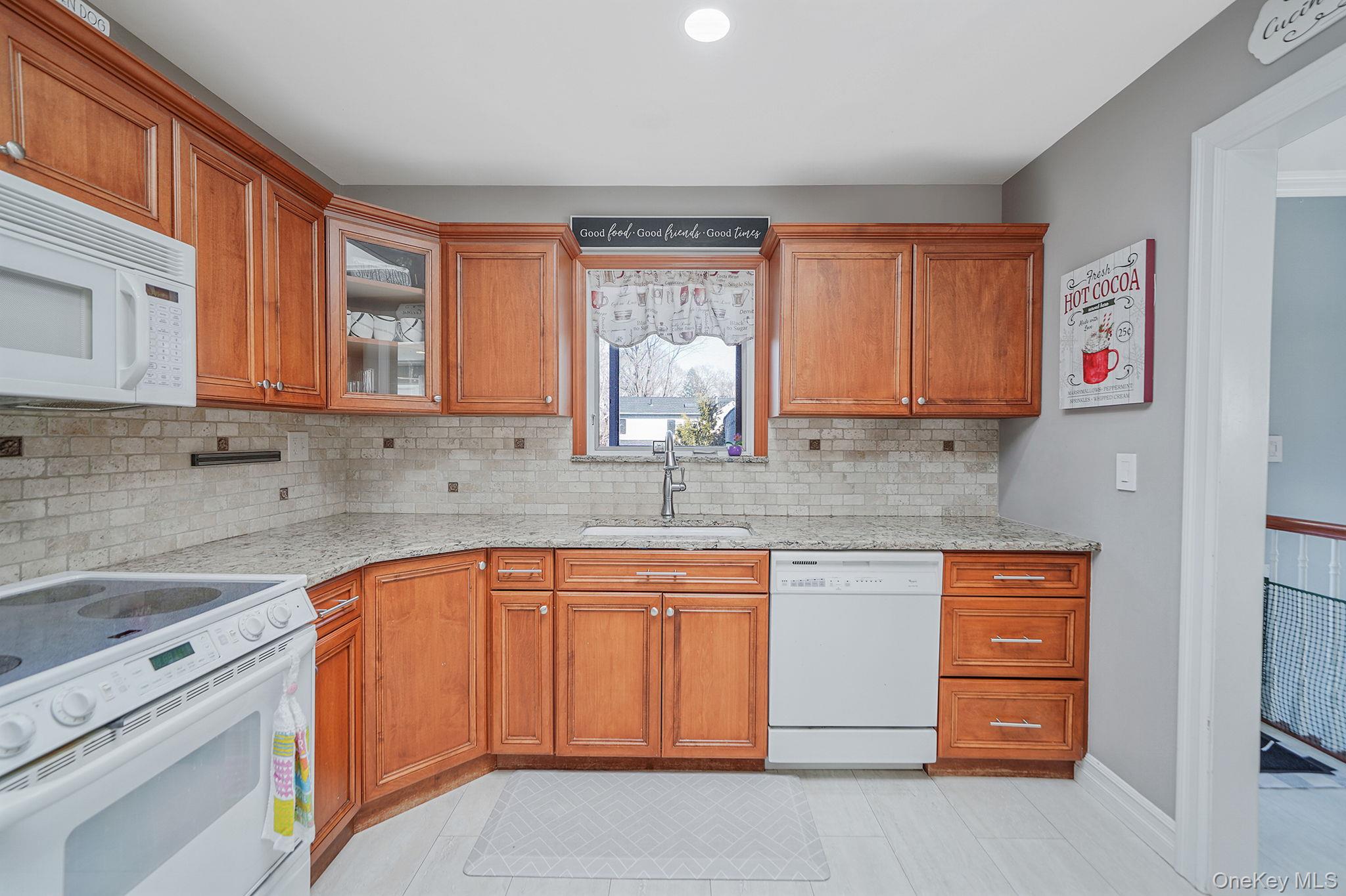 47 2nd Street, Ronkonkoma, NY 11779