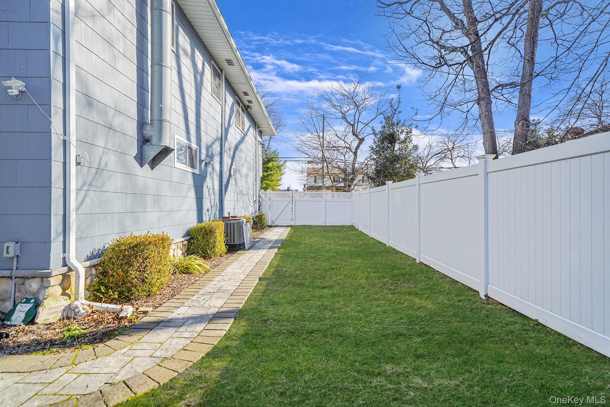 47 2nd Street, Ronkonkoma, NY 11779