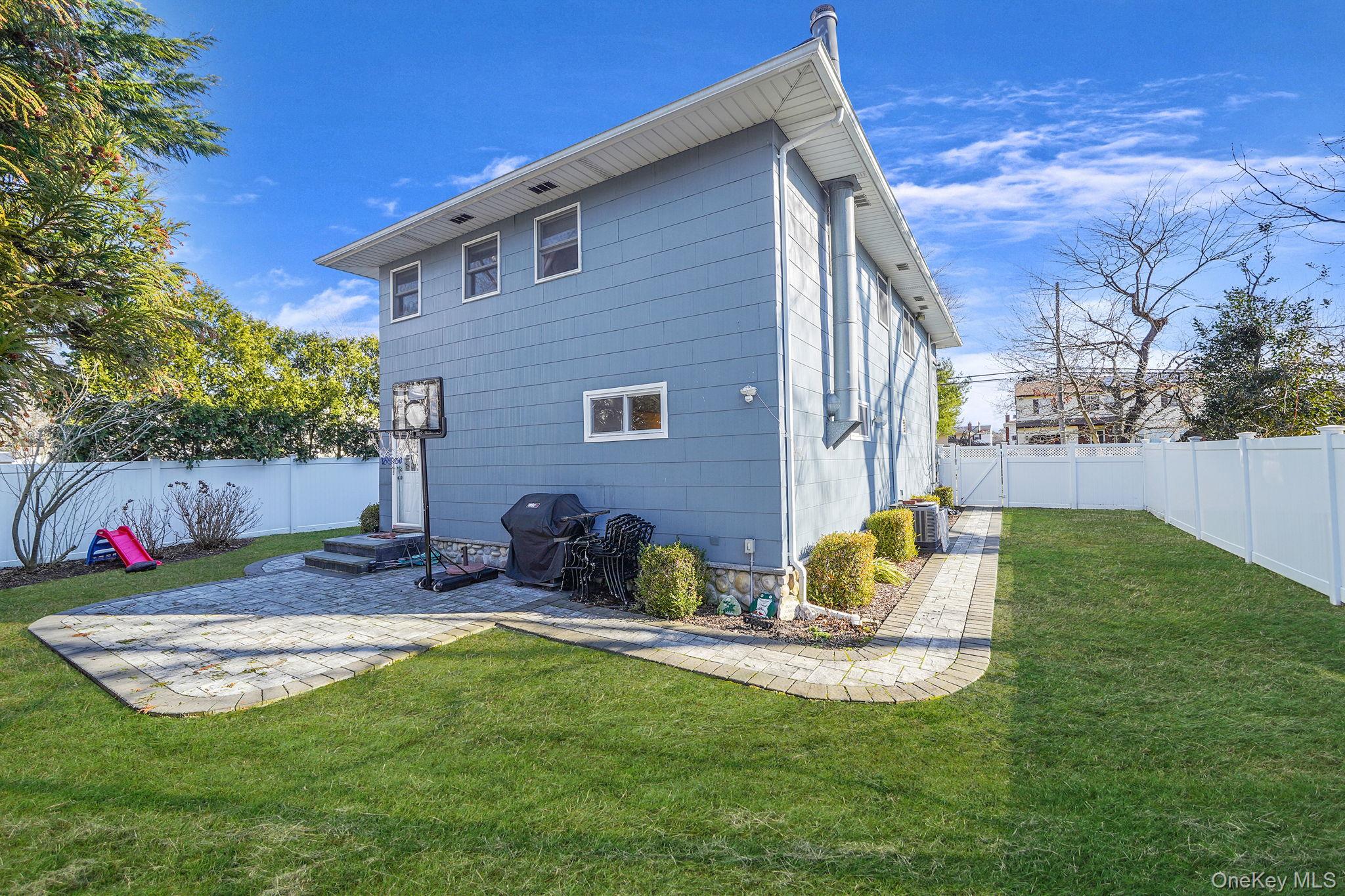 47 2nd Street, Ronkonkoma, NY 11779