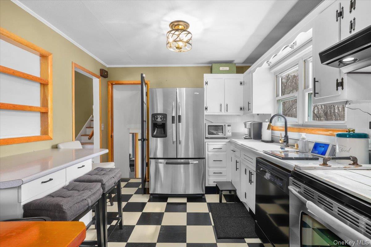 4 Ridgewood Terrace, Poughkeepsie, NY 12603