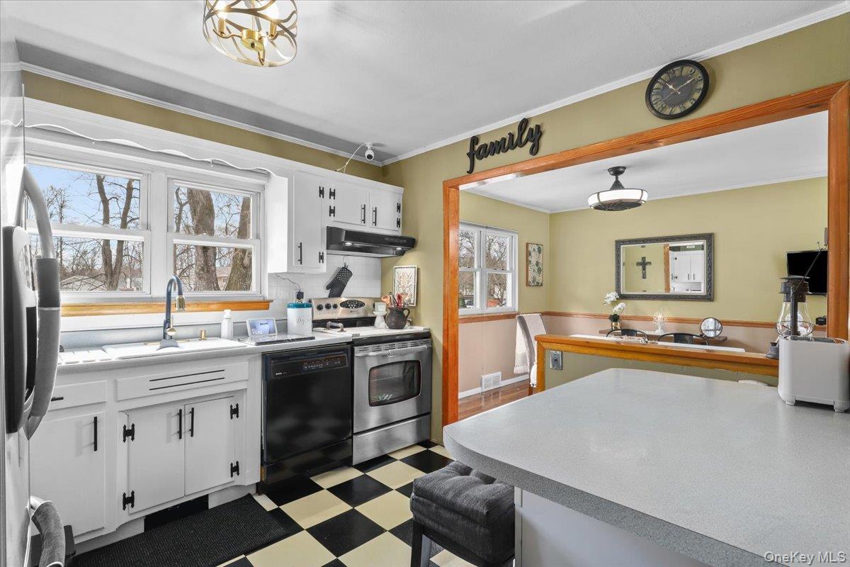 4 Ridgewood Terrace, Poughkeepsie, NY 12603