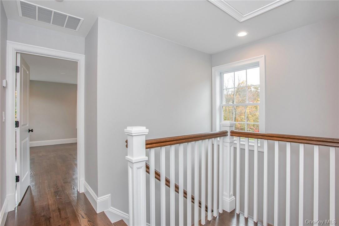 237 Tomahawk Street # 3, Baldwin Place, NY 10505