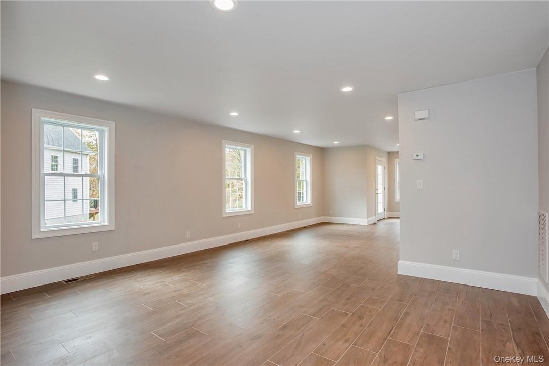 237 Tomahawk Street # 3, Baldwin Place, NY 10505