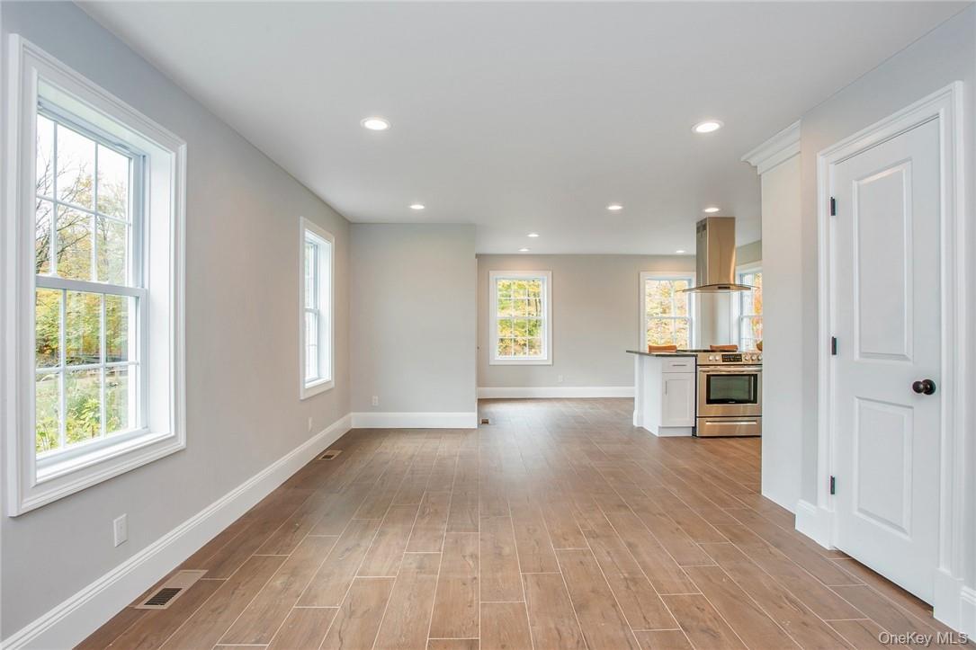 237 Tomahawk Street # 3, Baldwin Place, NY 10505