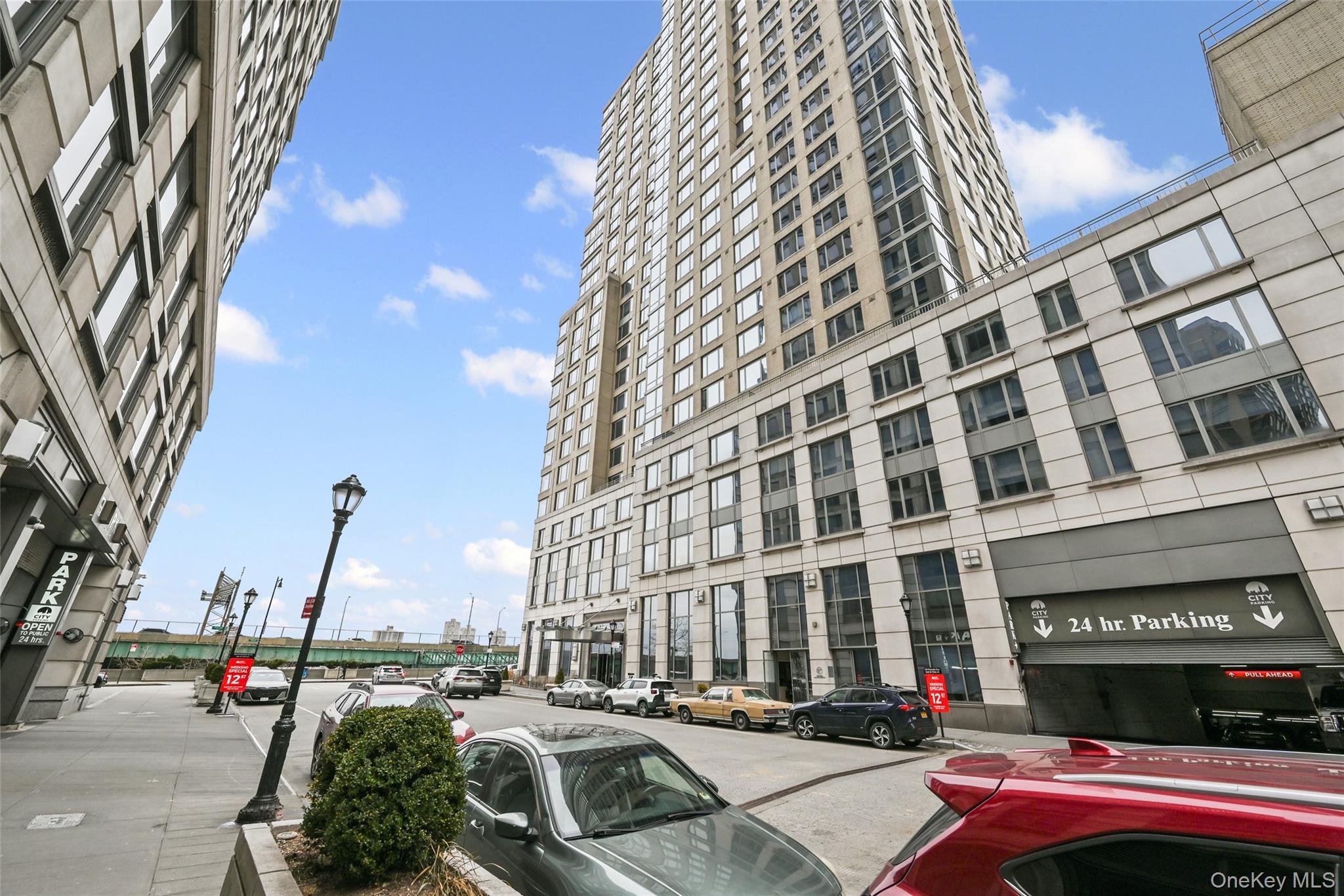 220 Riverside Boulevard # 19L, New York (Manhattan), NY 10069