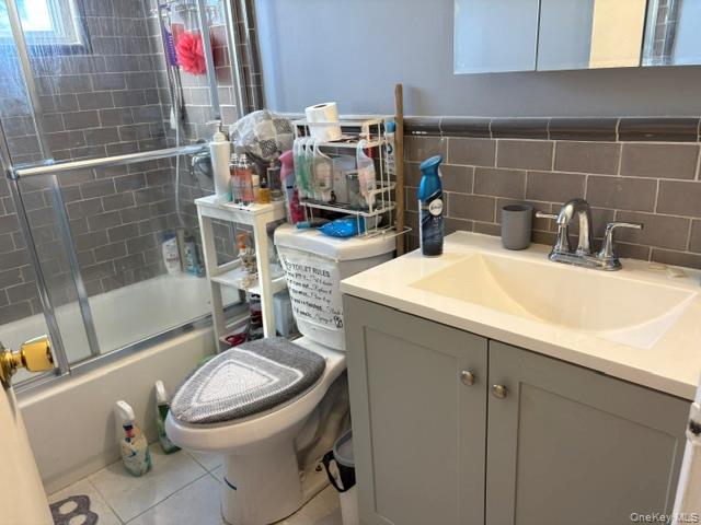 1557 N Gardiner Drive, Bay Shore, NY 11706