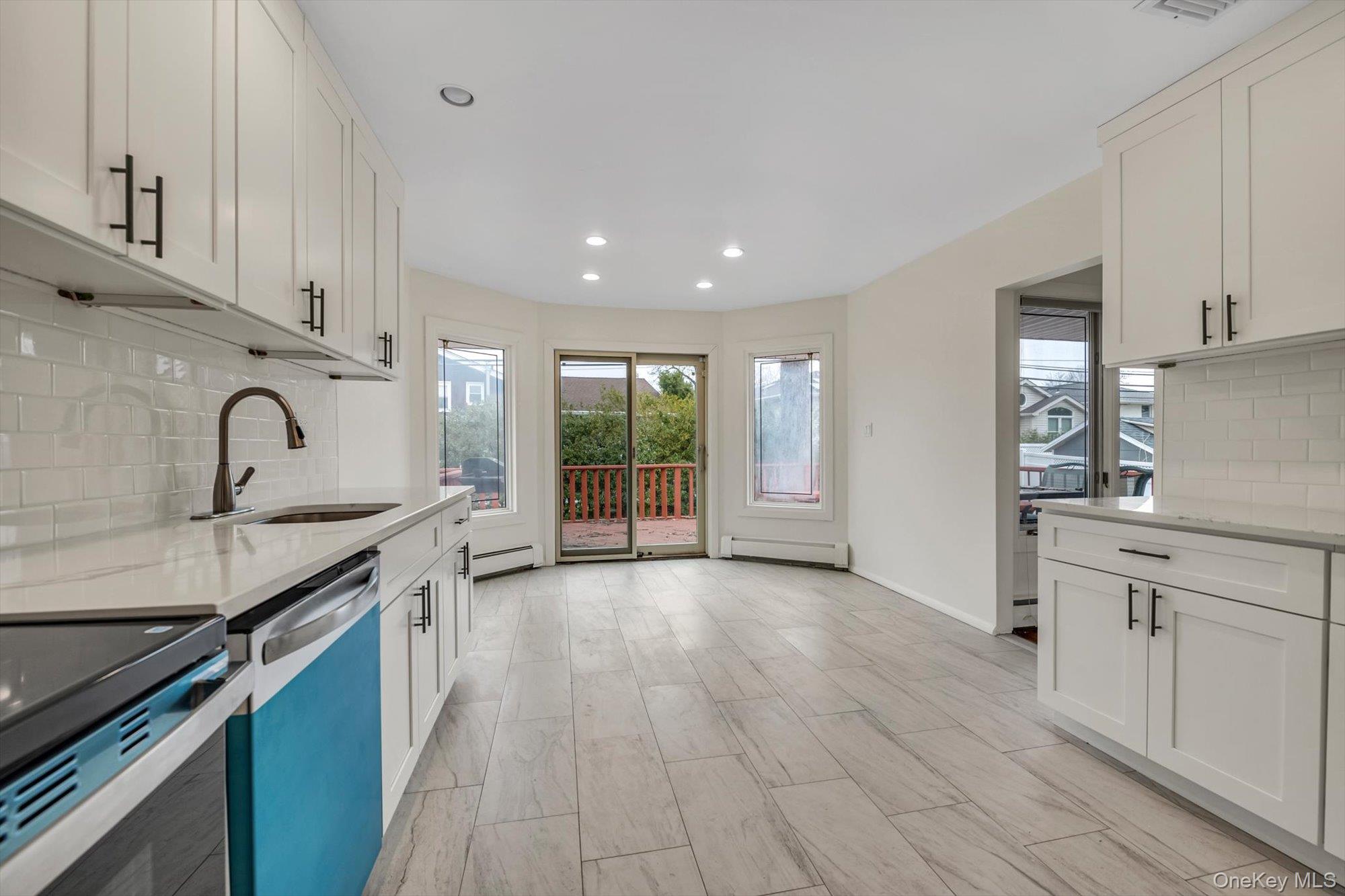 16 Middle Lane, Jericho, NY 11753