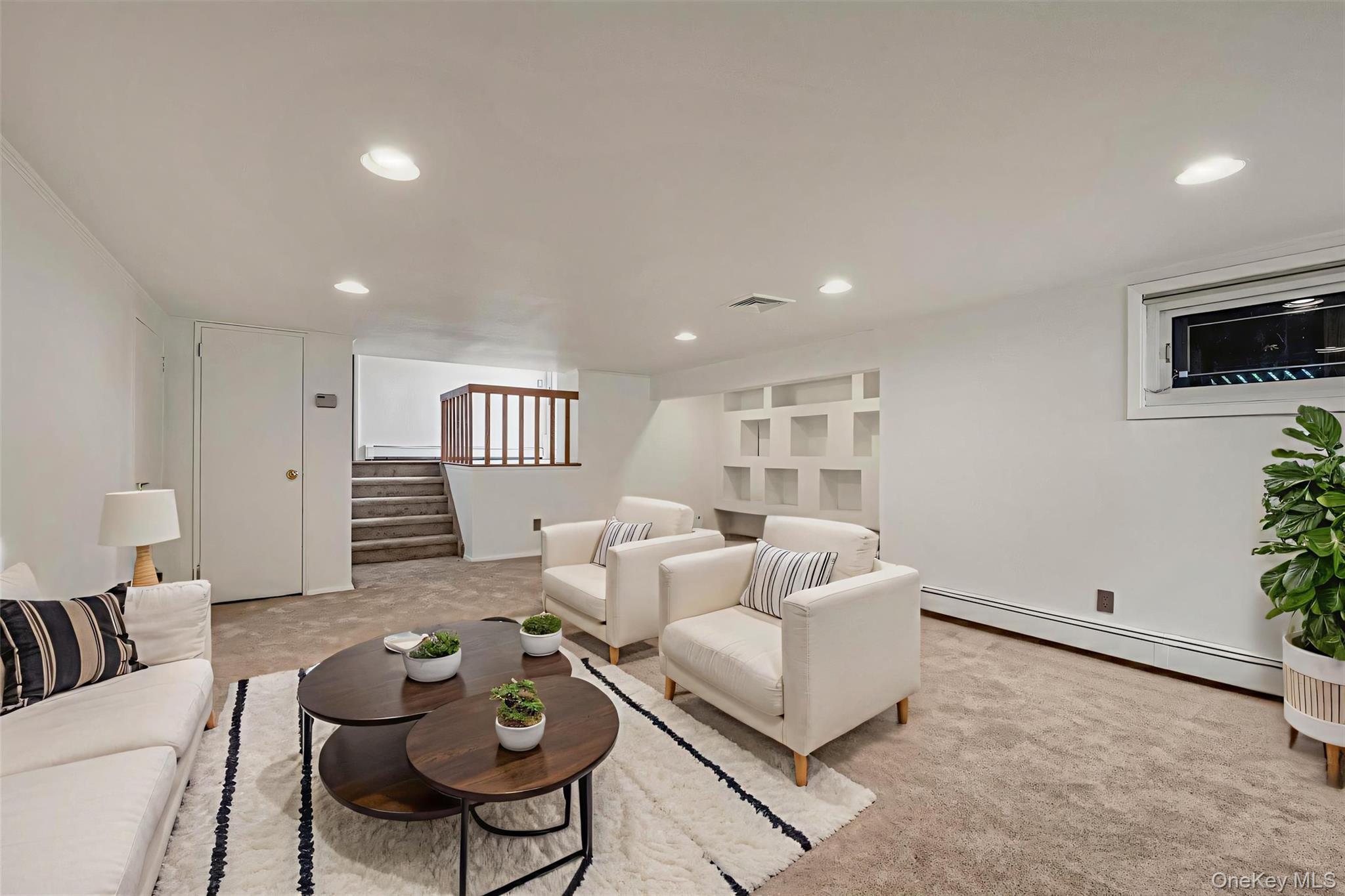 16 Middle Lane, Jericho, NY 11753