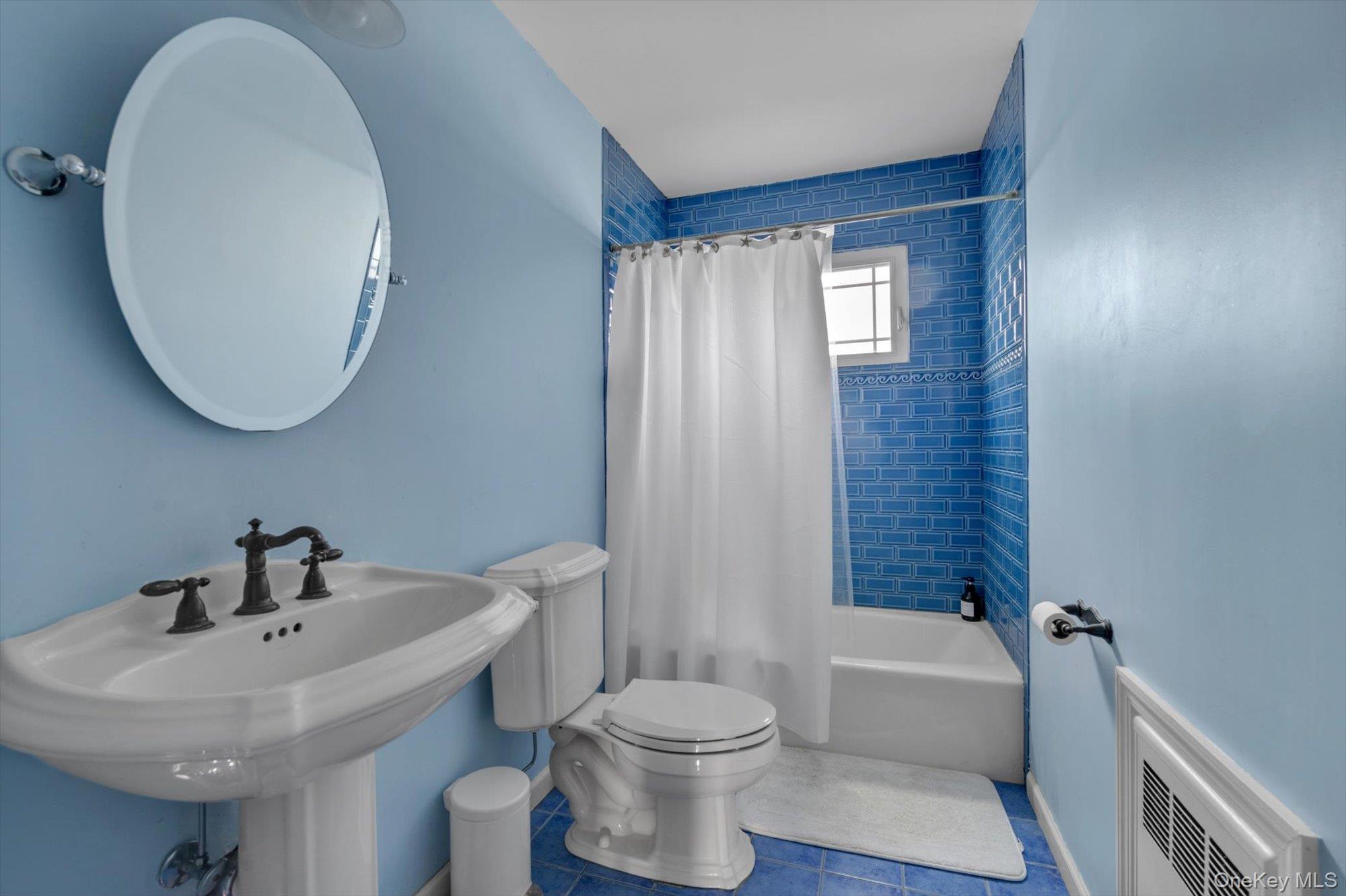 268 Gordon Place, Freeport, NY 11520