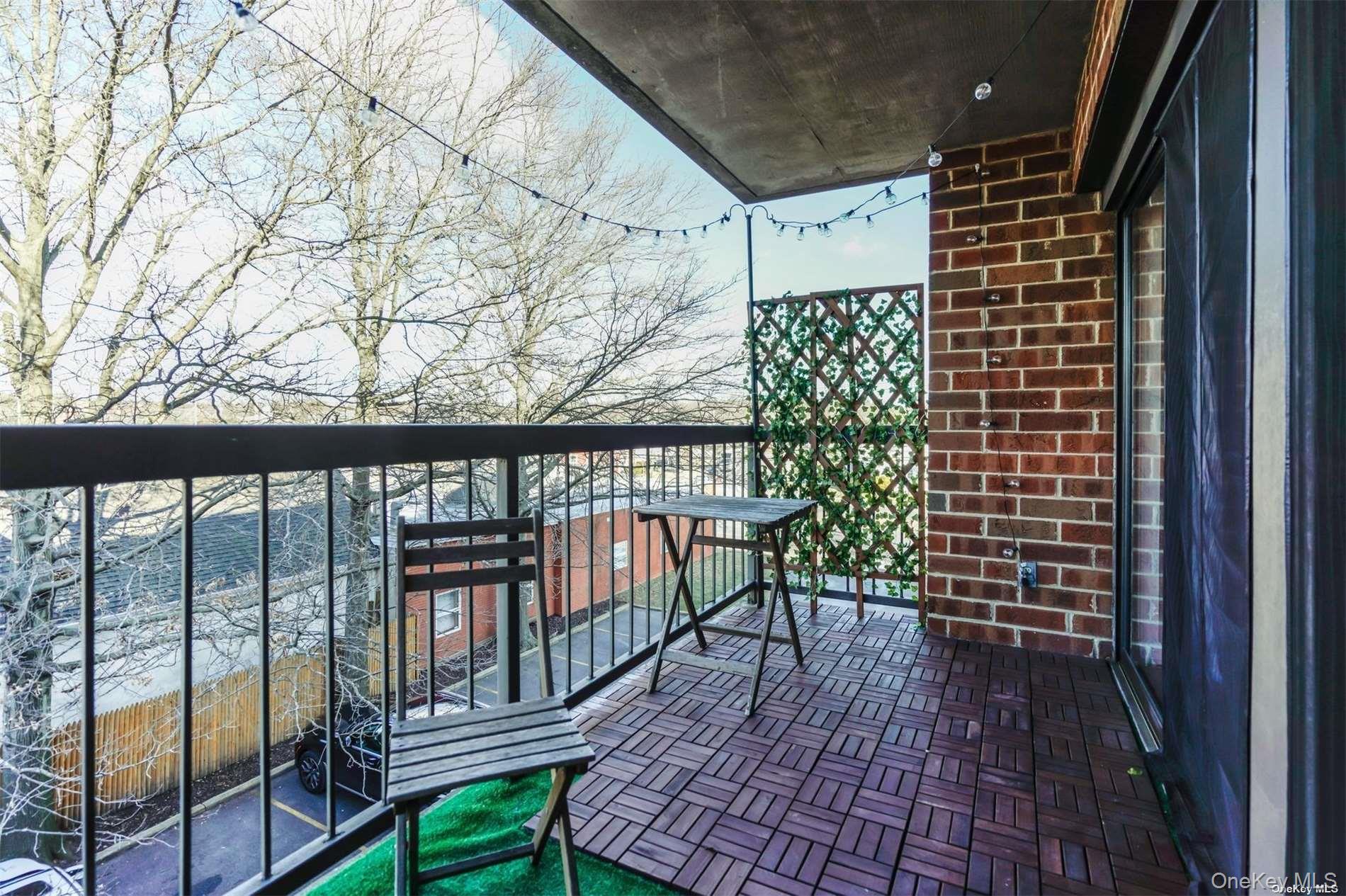 380 Fulton Street # M2, Farmingdale, NY 11735