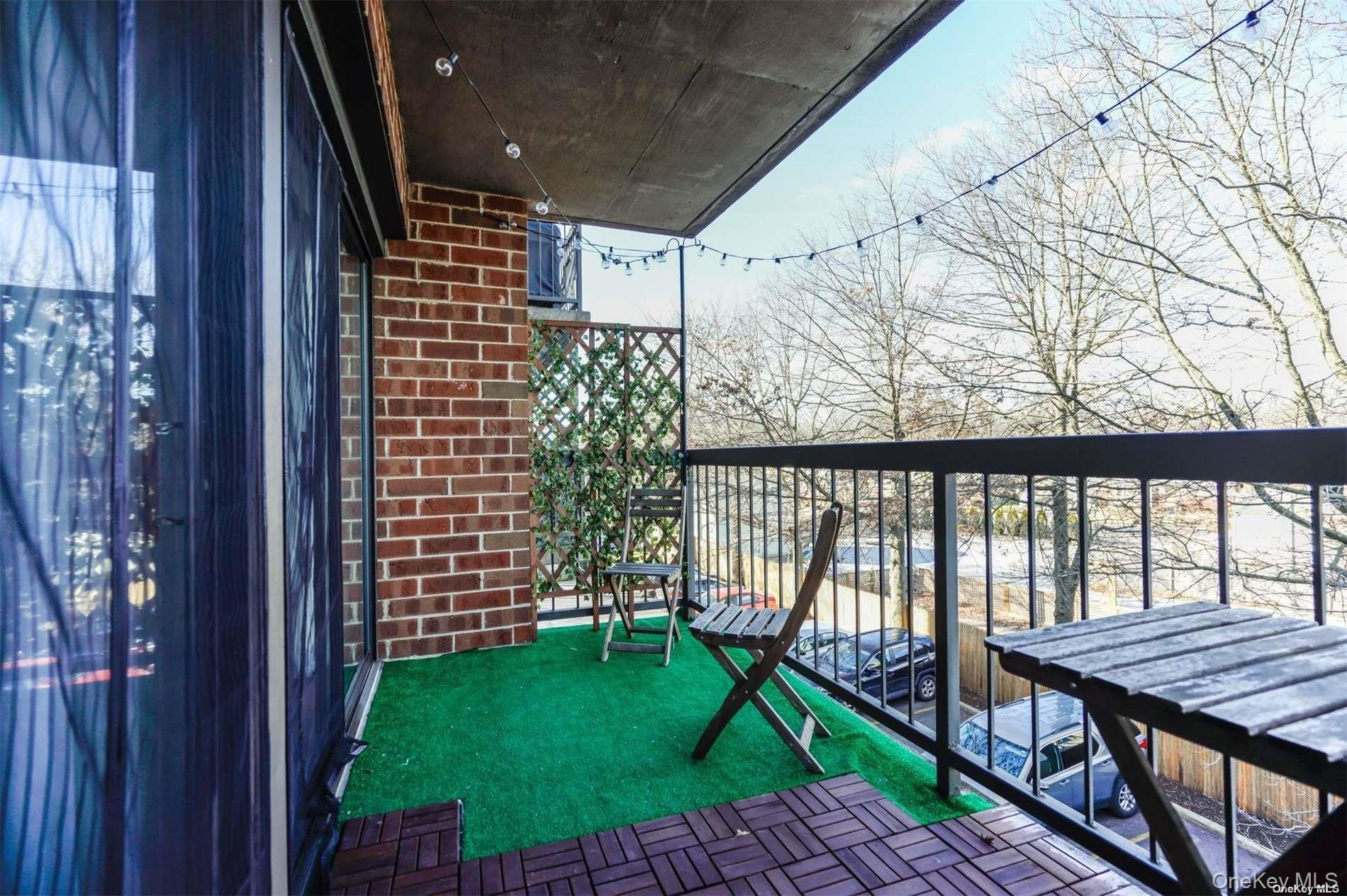 380 Fulton Street # M2, Farmingdale, NY 11735