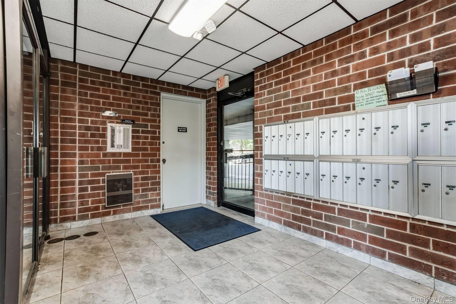 380 Fulton Street # M2, Farmingdale, NY 11735