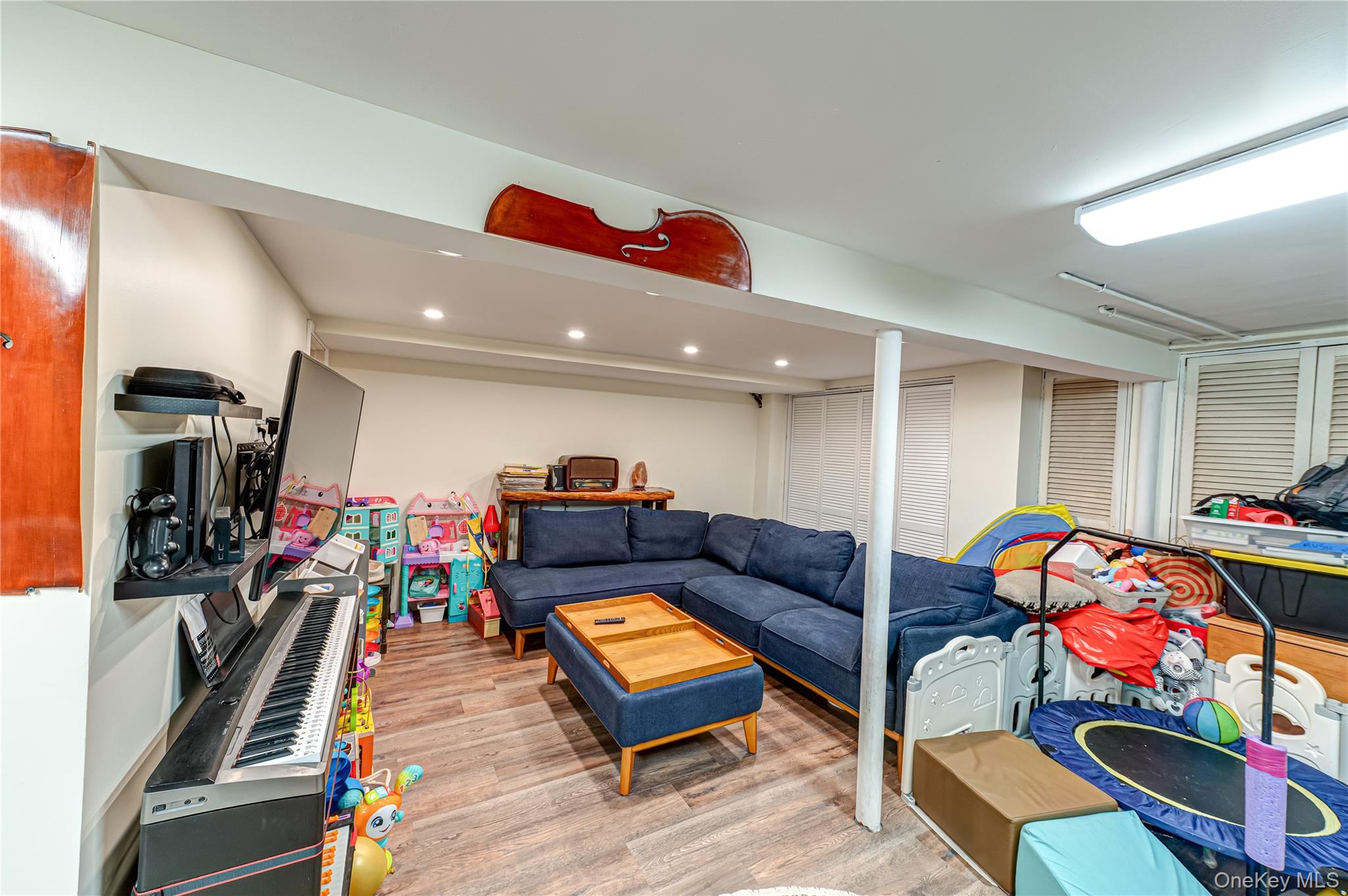 9 Leeds Street, South Huntington, NY 11746