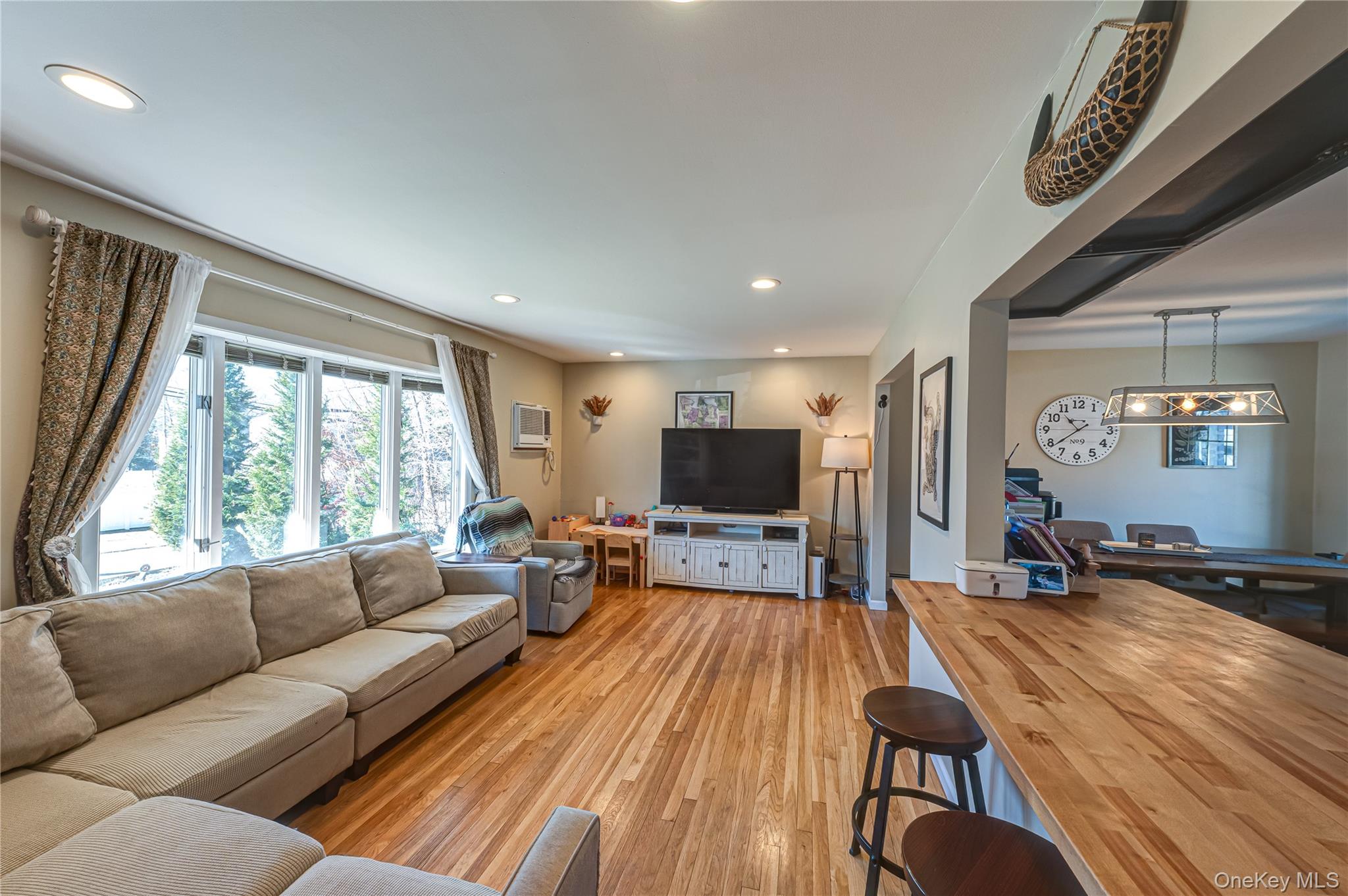 9 Leeds Street, South Huntington, NY 11746