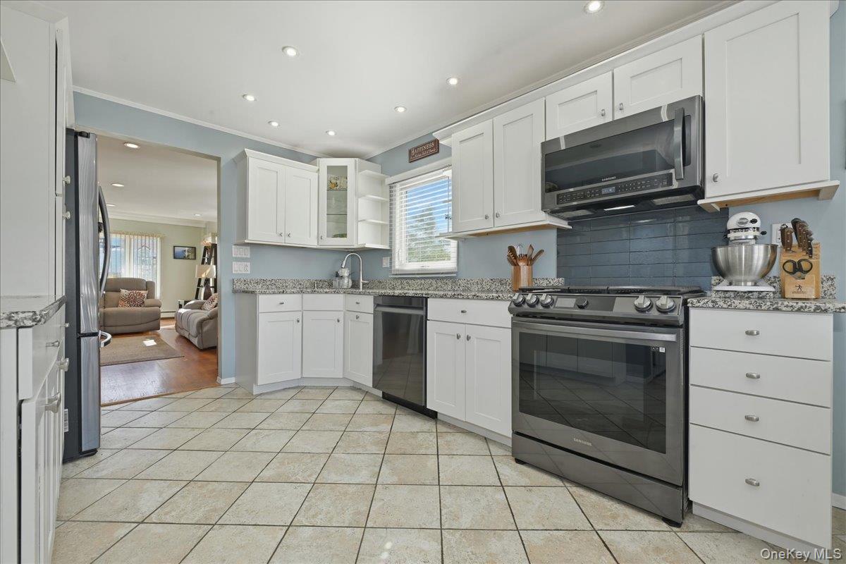 24 Catherine Avenue, Franklin Square, NY 11010