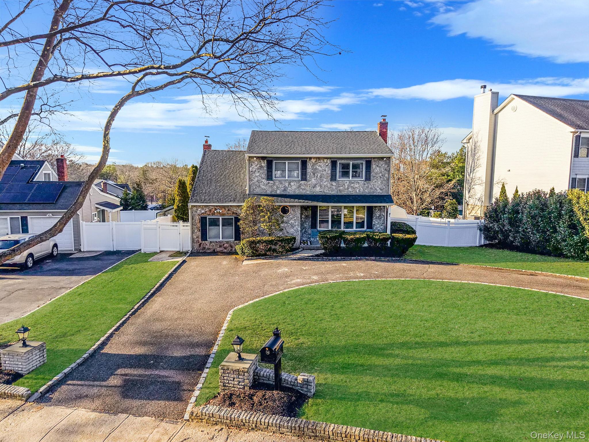 2 Cindy Street, Smithtown, NY 11787