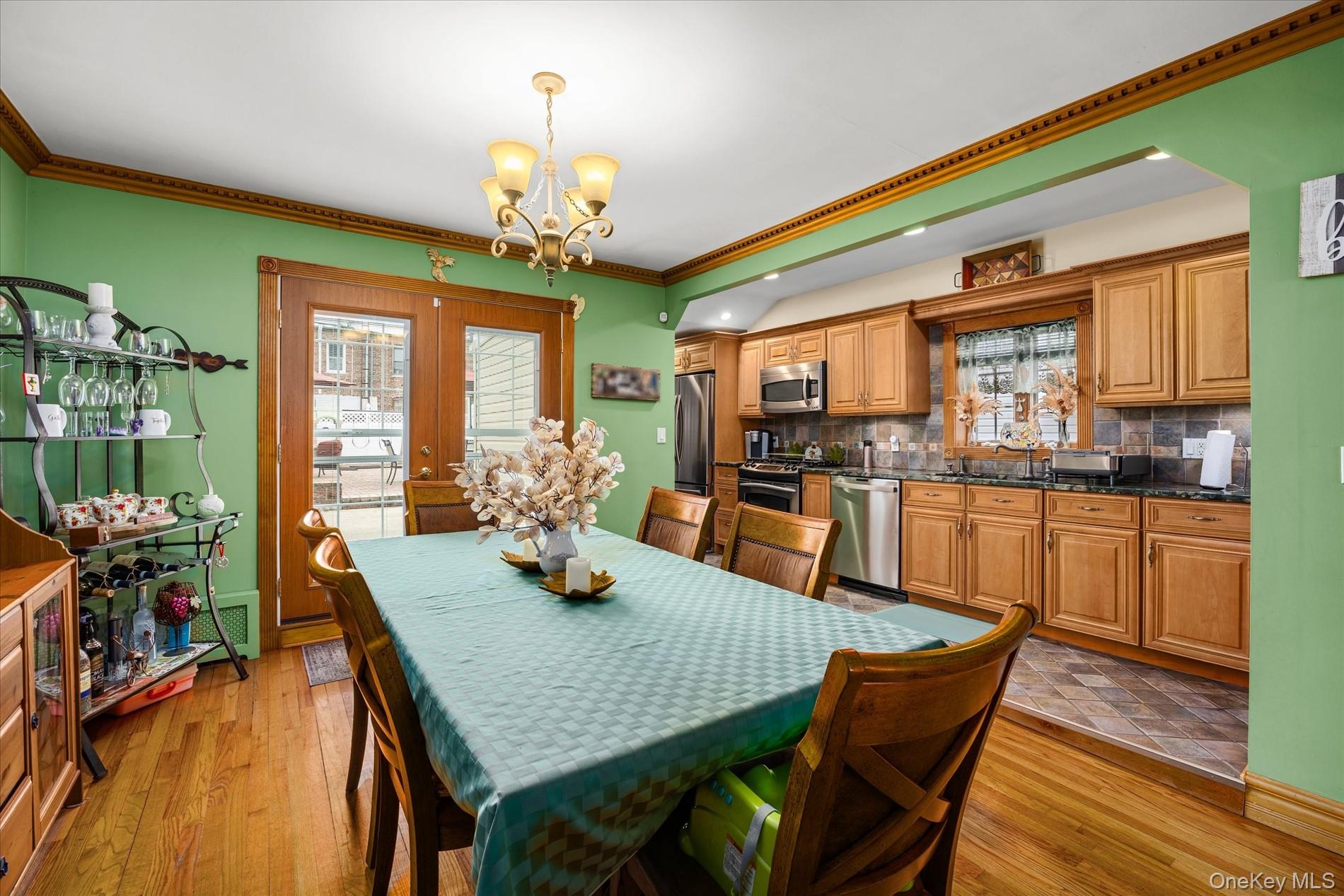 72-31 73rd Street, Glendale, NY 11385