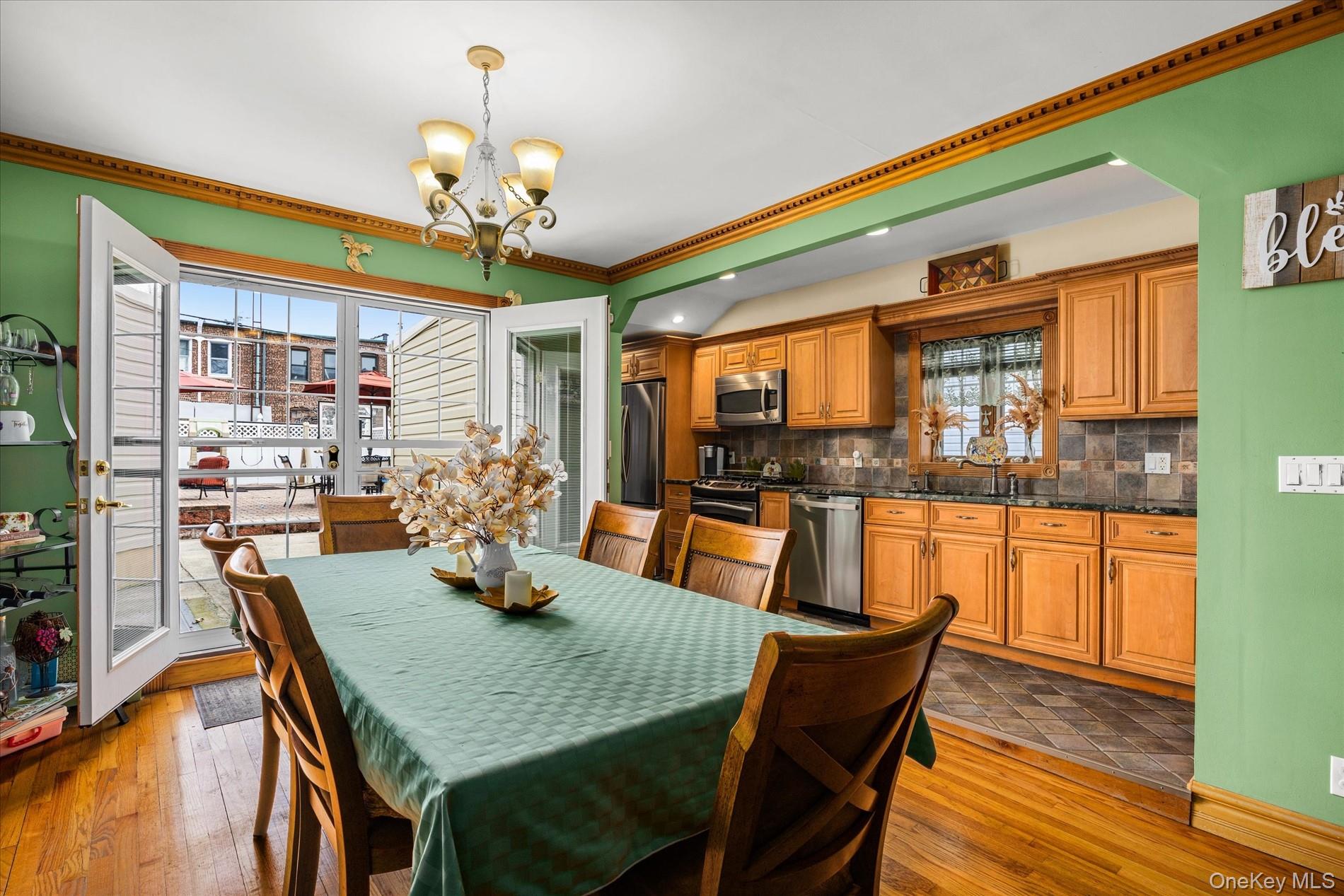 72-31 73rd Street, Glendale, NY 11385