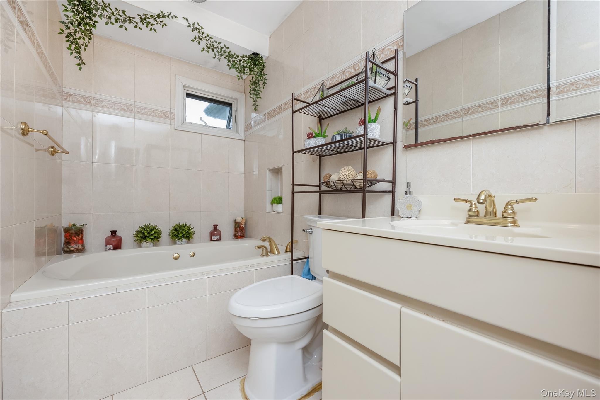 22 3rd Street, Ronkonkoma, NY 11779