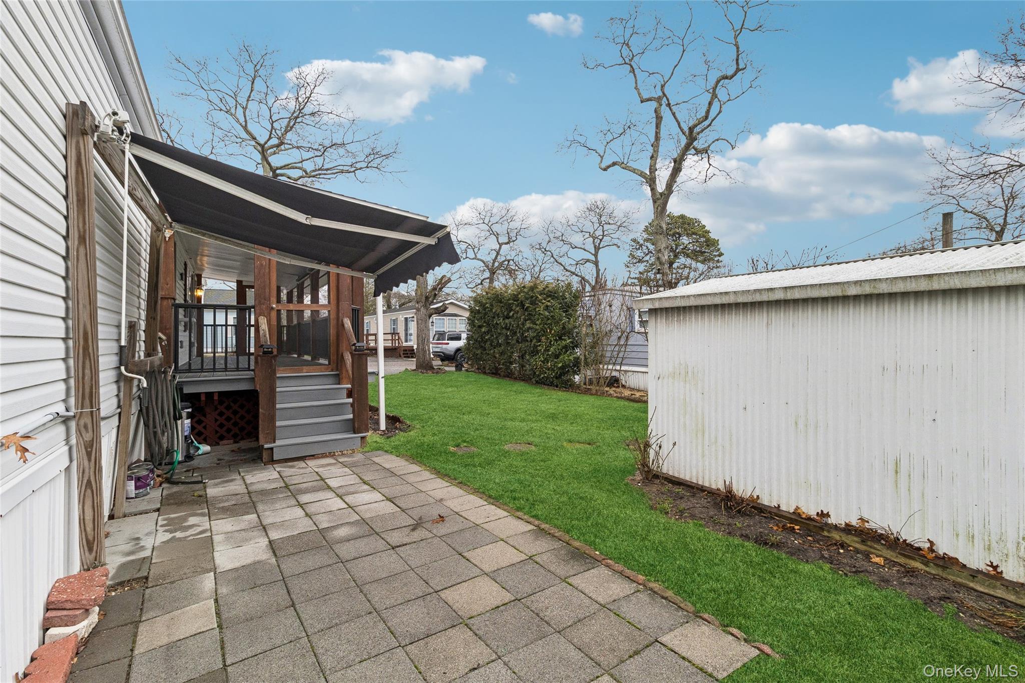 37 Hubbard Ave #5, Riverhead, NY 11901