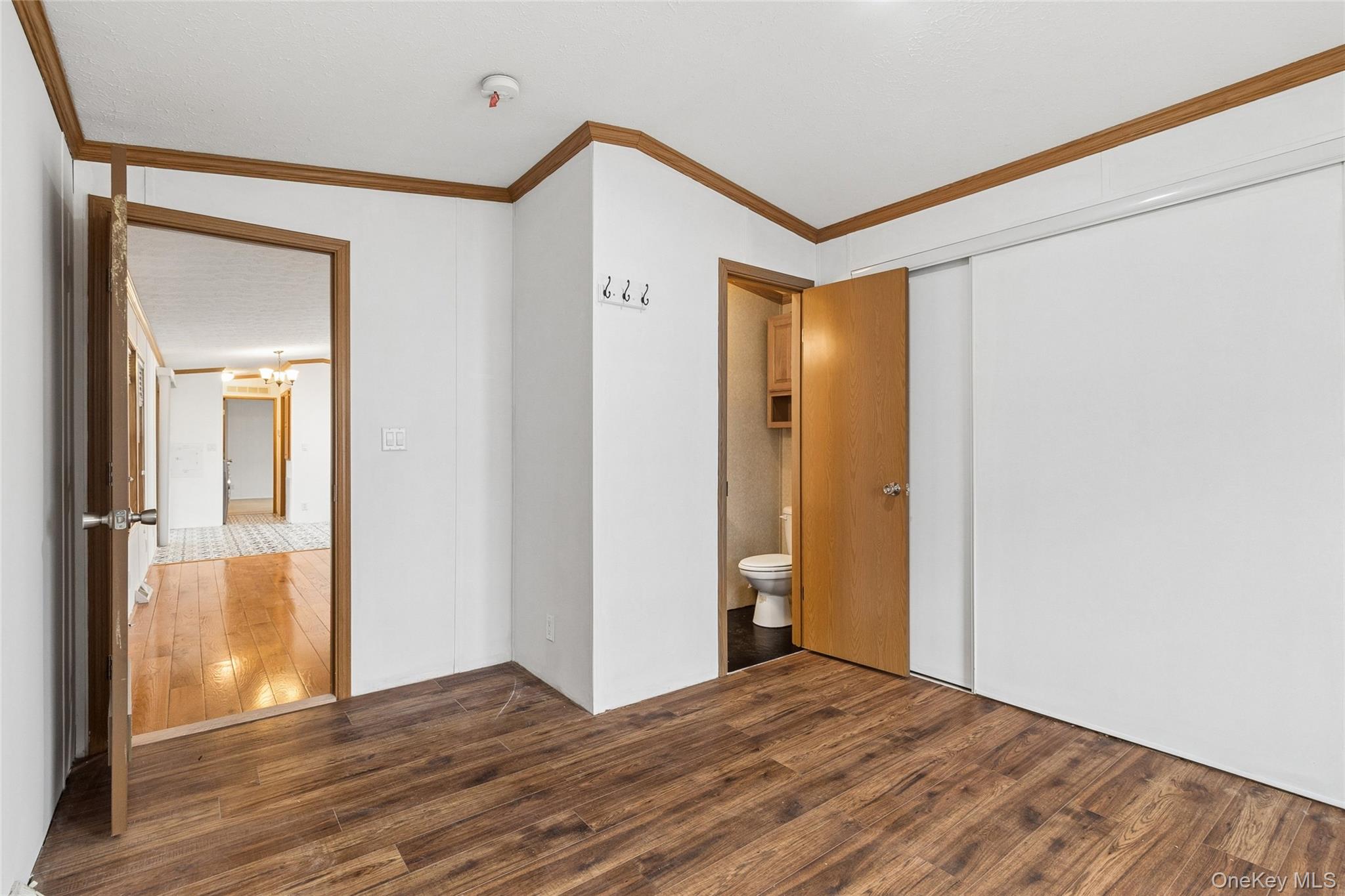 37 Hubbard Ave #5, Riverhead, NY 11901