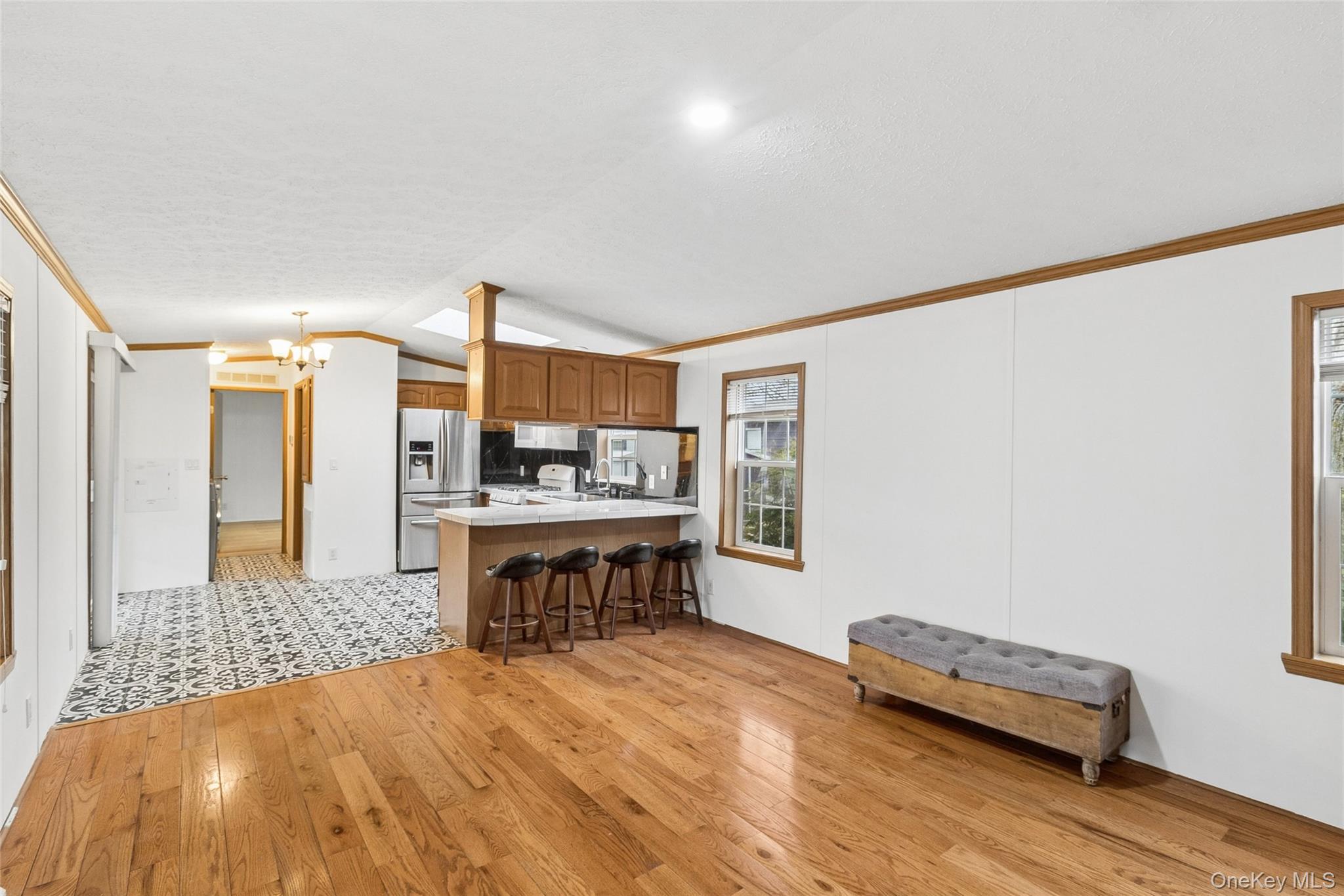 37 Hubbard Ave #5, Riverhead, NY 11901