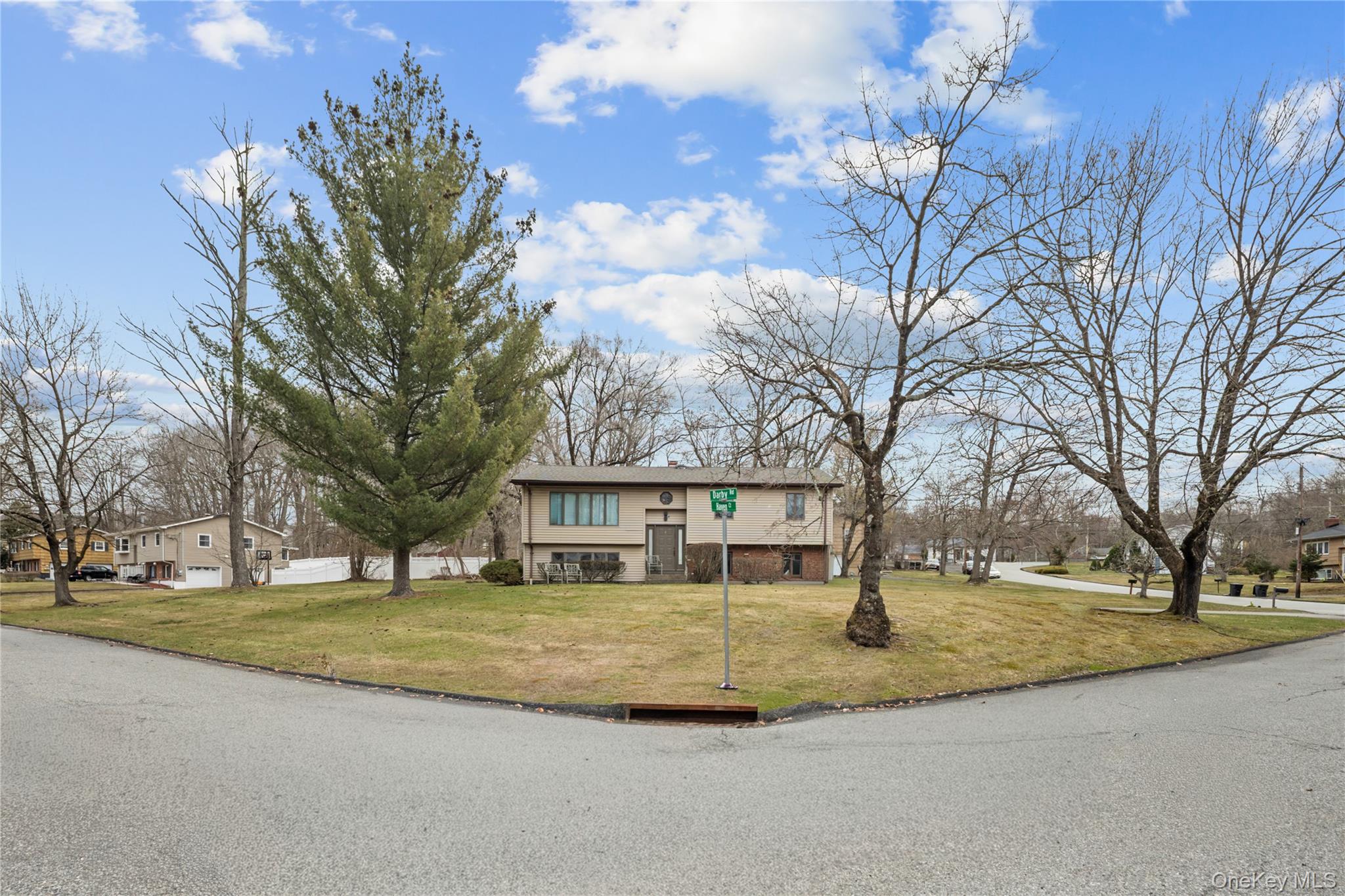 1 Darby Road, Airmont, NY 10952