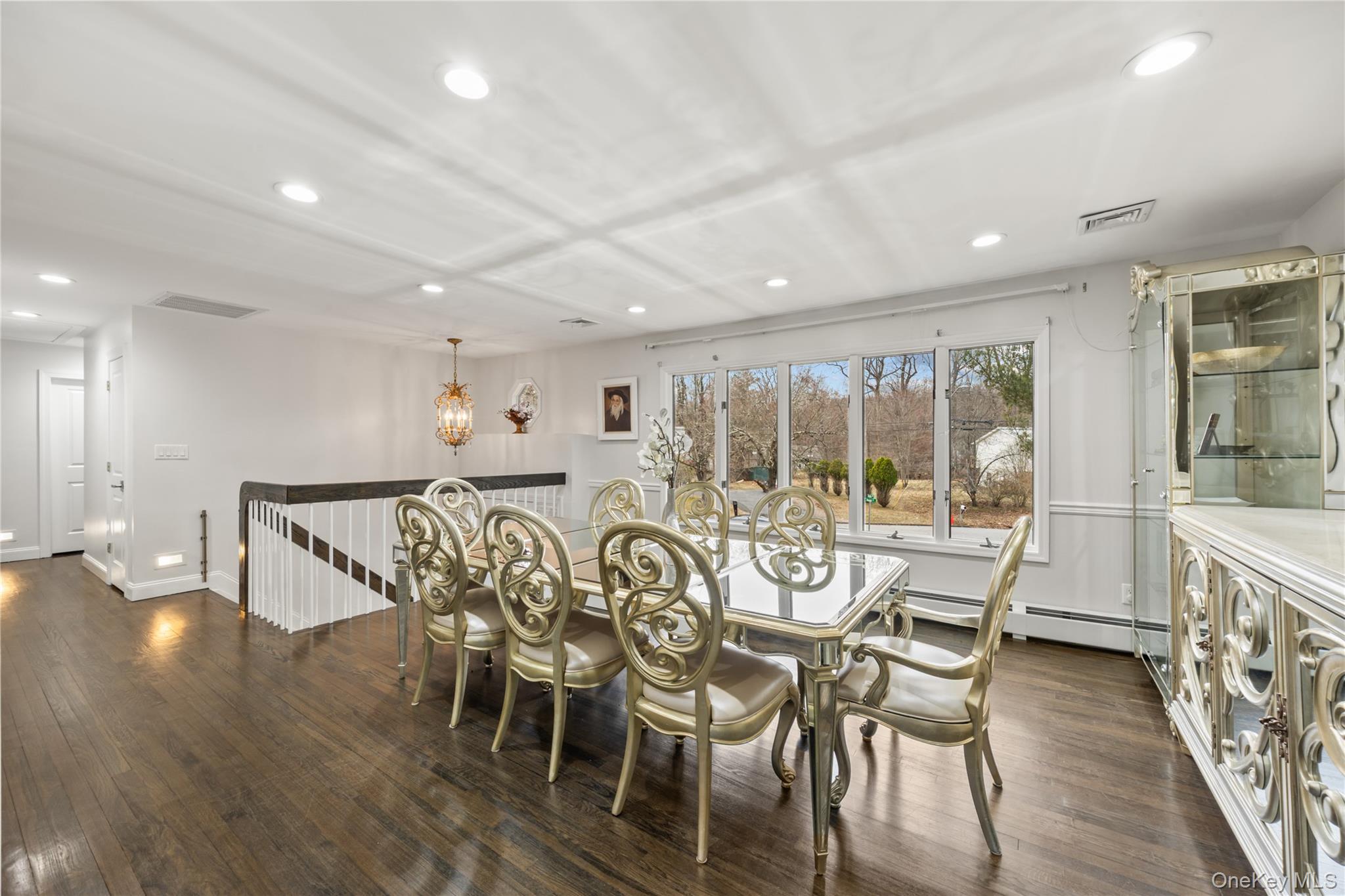 1 Darby Road, Airmont, NY 10952