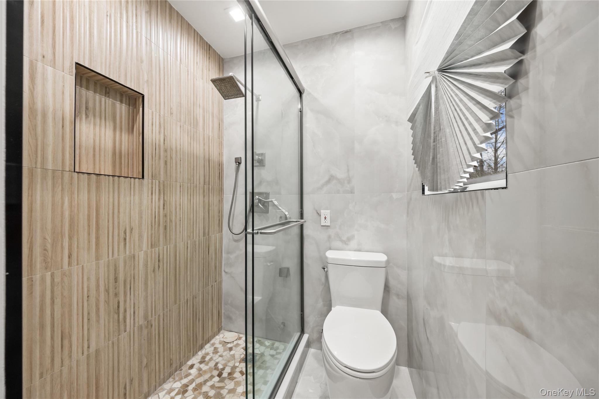 1 Darby Road, Airmont, NY 10952