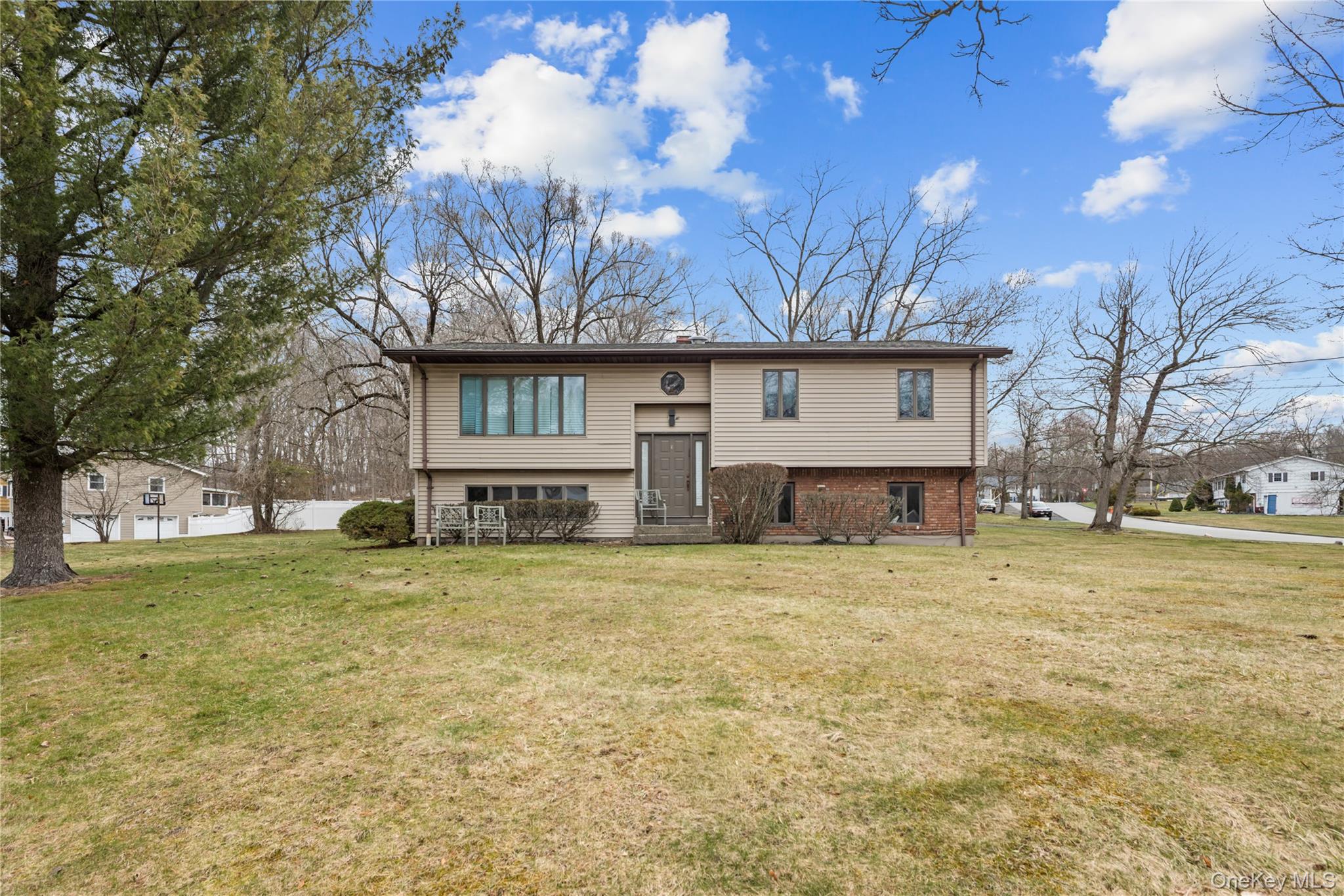 1 Darby Road, Airmont, NY 10952