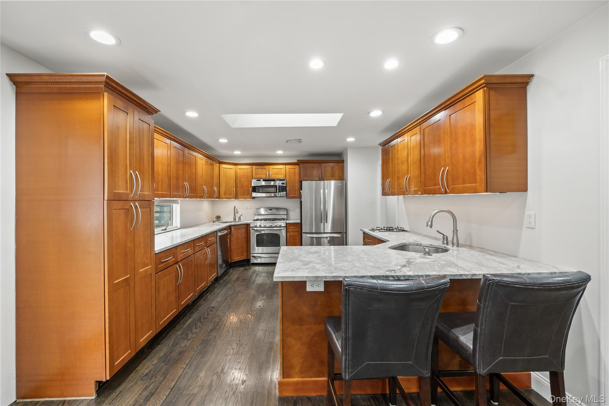 1 Darby Road, Airmont, NY 10952