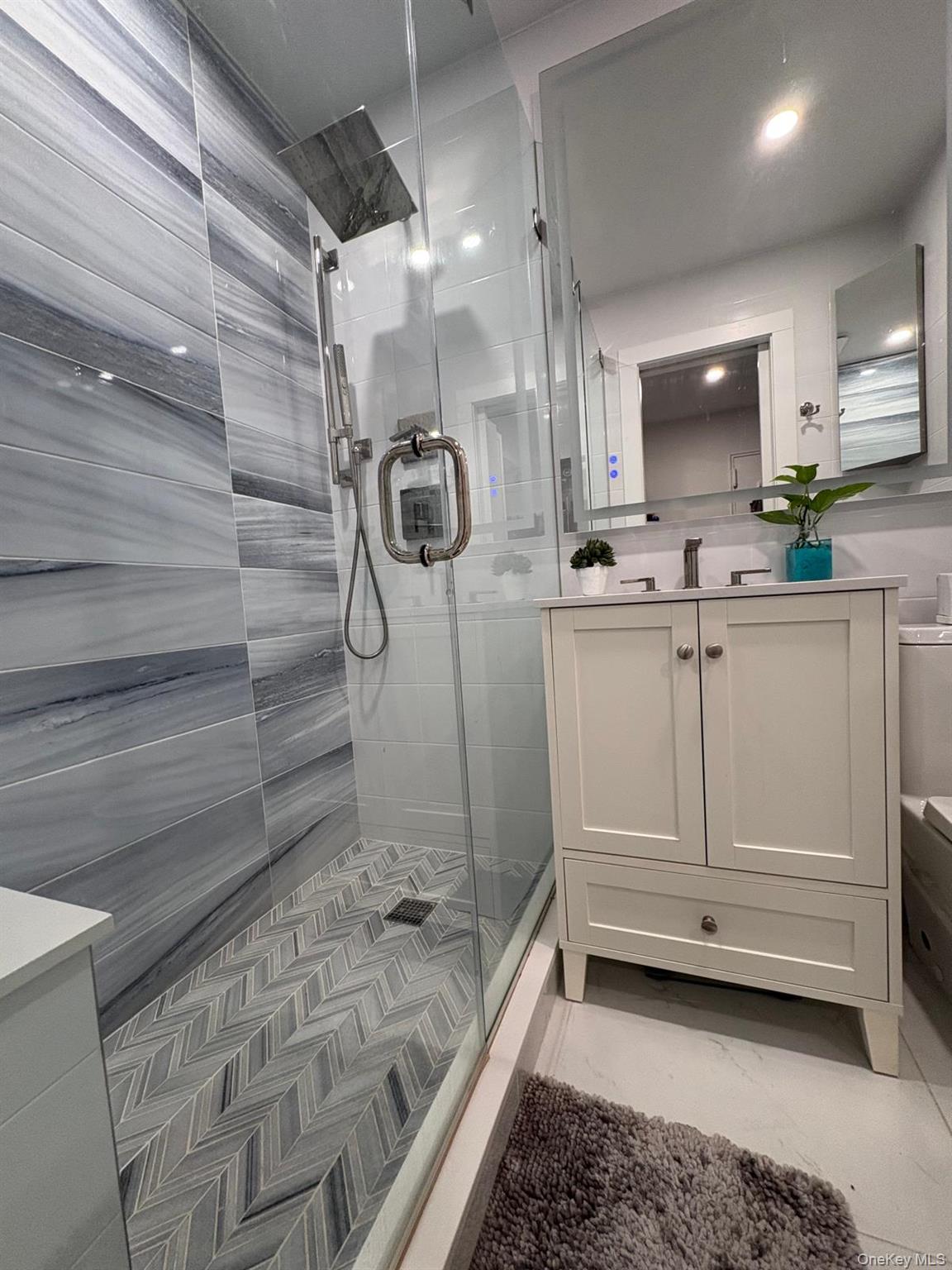 4 Sadore # 1R, Yonkers, NY 10710