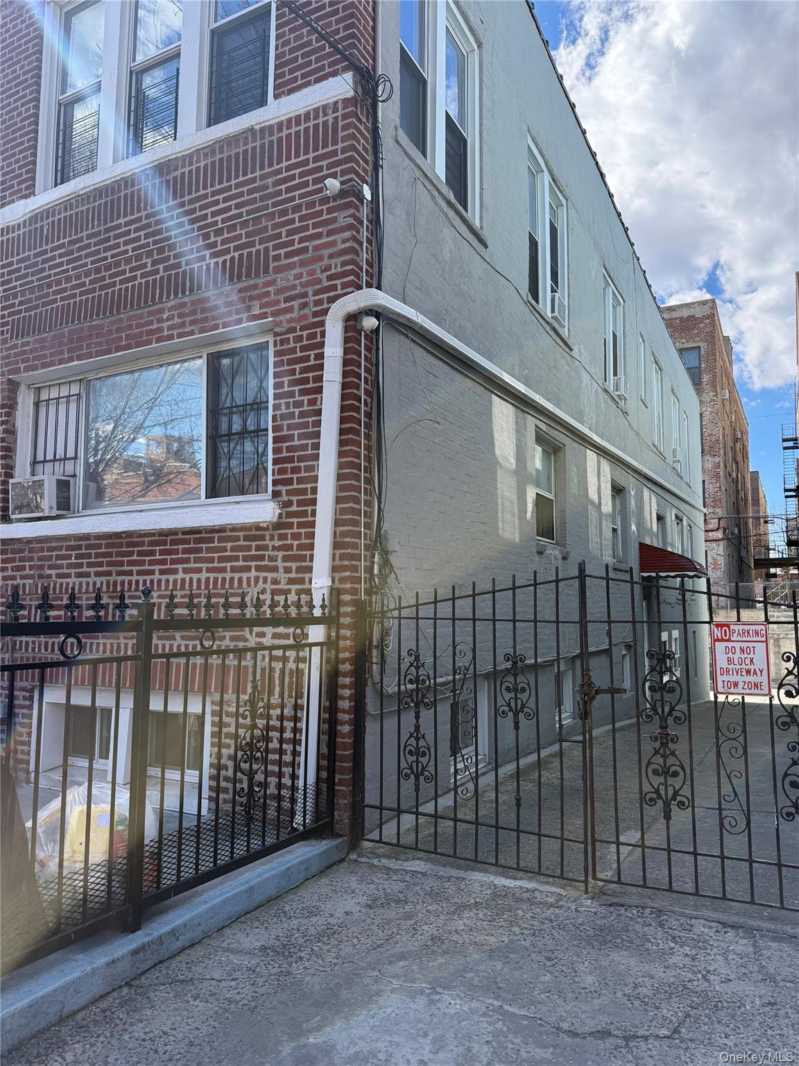 1049 Ward Avenue, Bronx, NY 10472