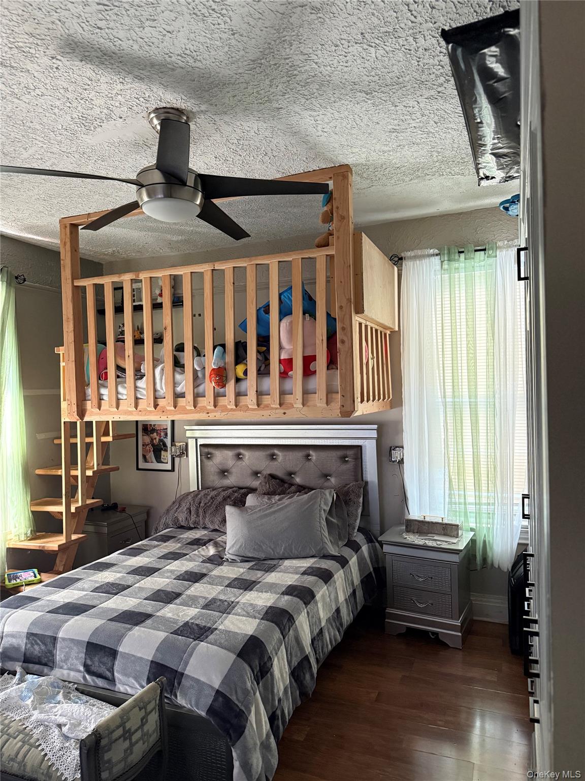 1049 Ward Avenue, Bronx, NY 10472