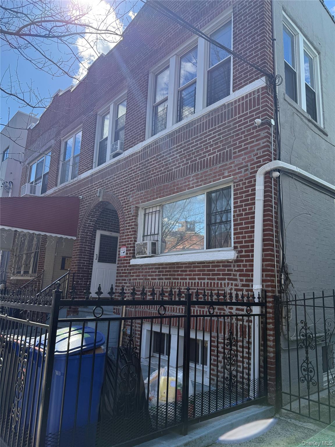 1049 Ward Avenue, Bronx, NY 10472