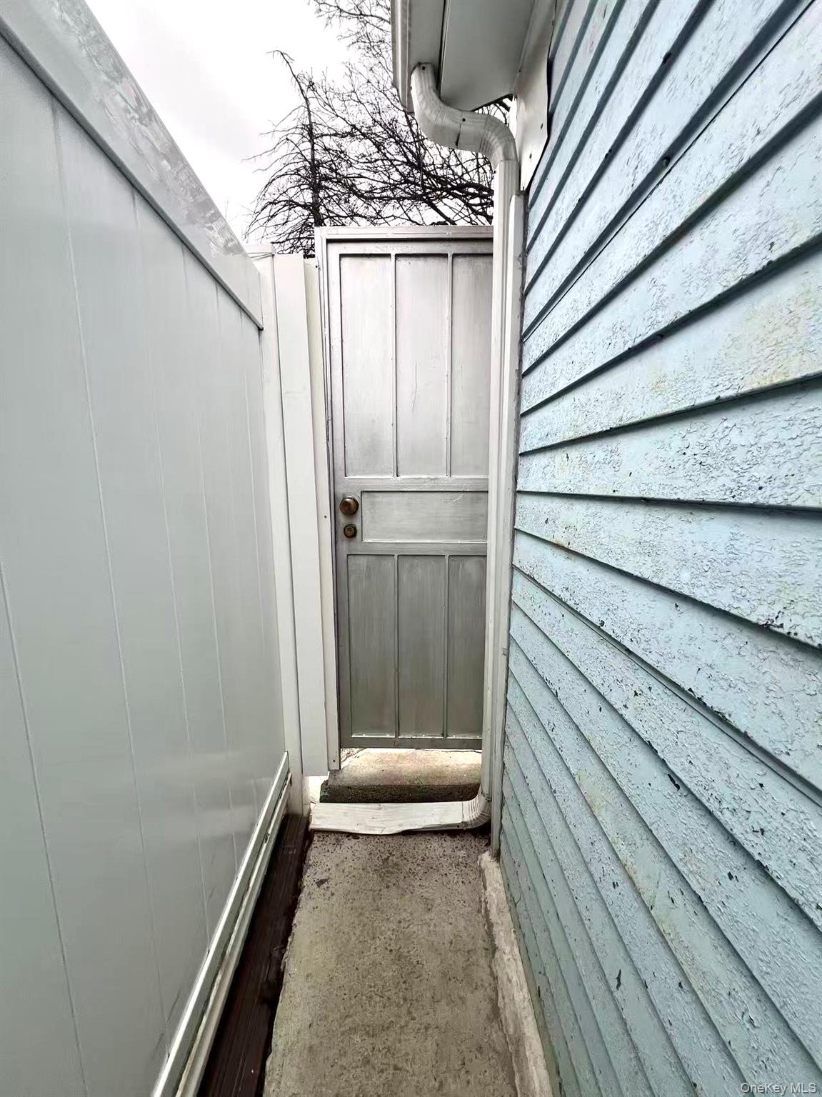 94-27 43rd Ave, Elmhurst, NY 11373