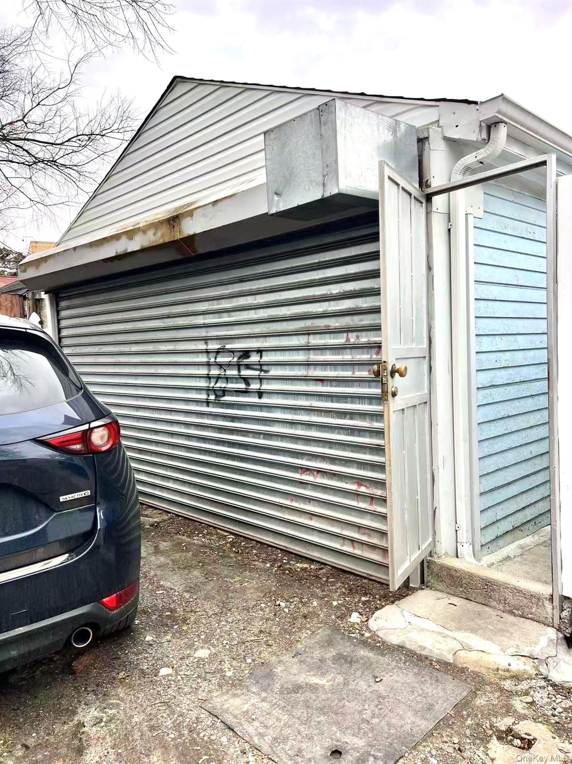 94-27 43rd Ave, Elmhurst, NY 11373