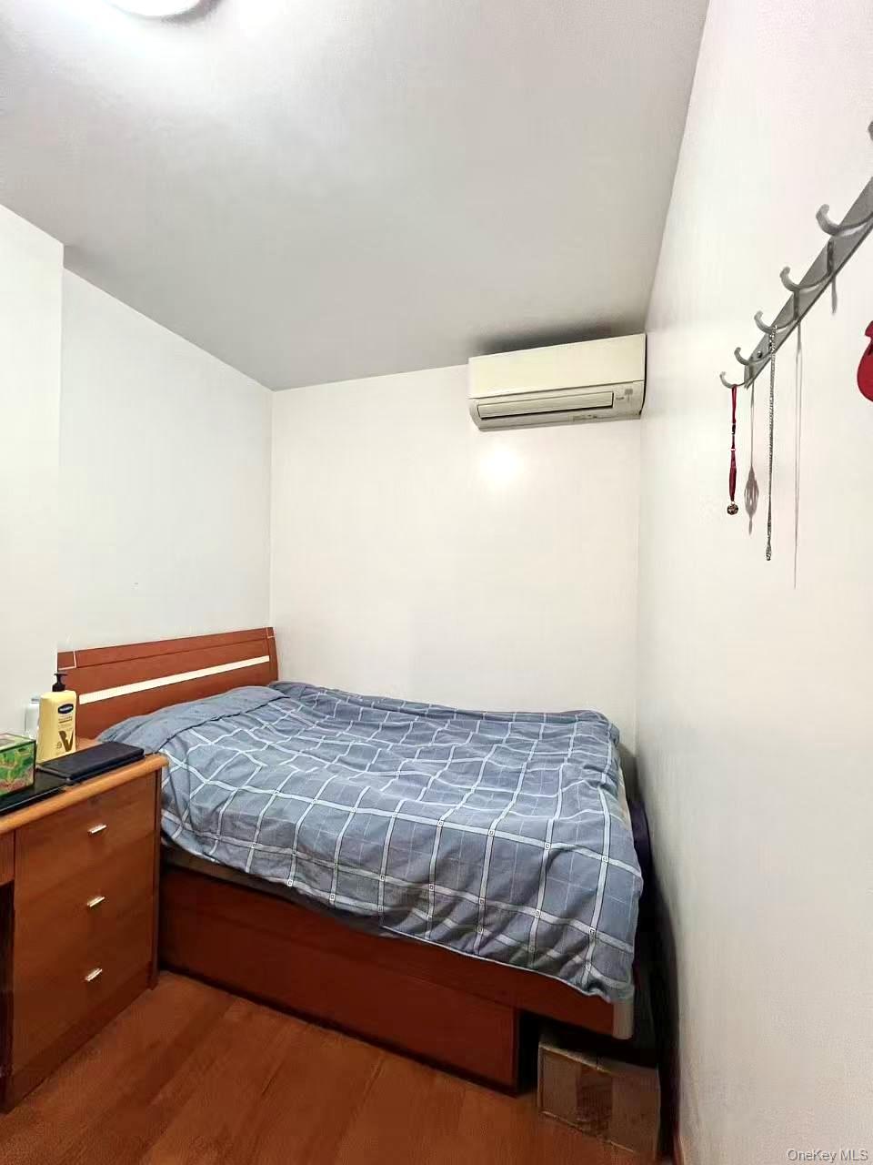 94-27 43rd Ave, Elmhurst, NY 11373