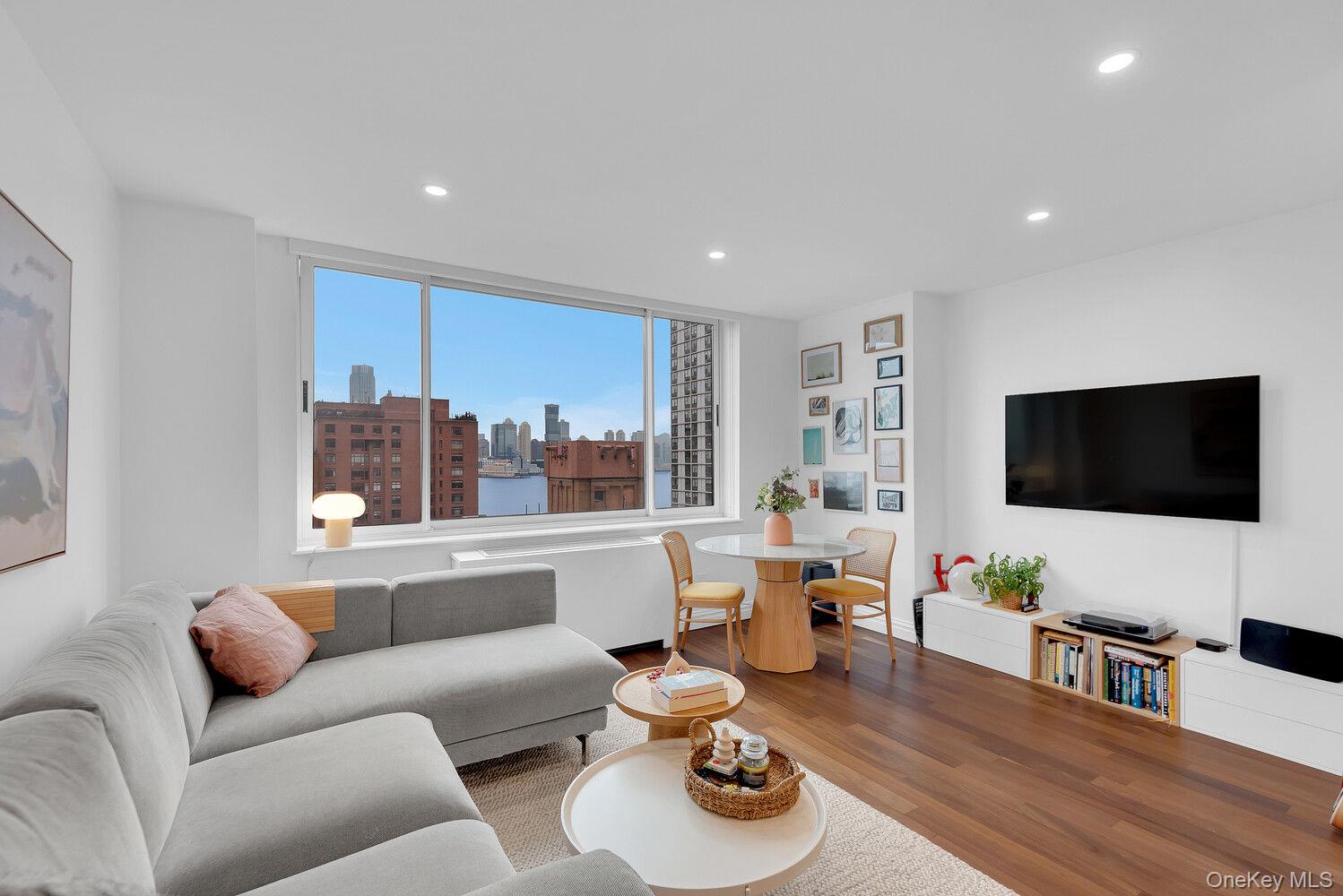 250 END Avenue # 12G, New York (Manhattan), NY 10280