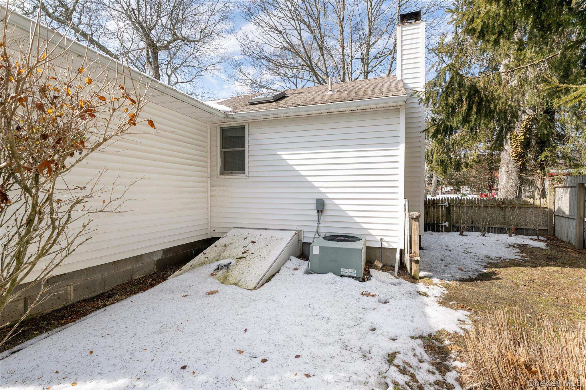 5 Sherman Avenue, Hampton Bays, NY 11946